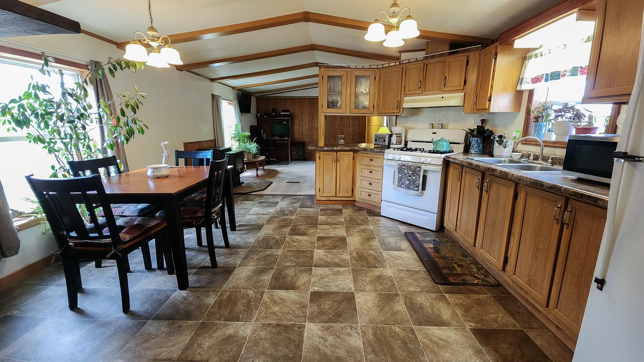 520 Triple L Loop Property Photo 9