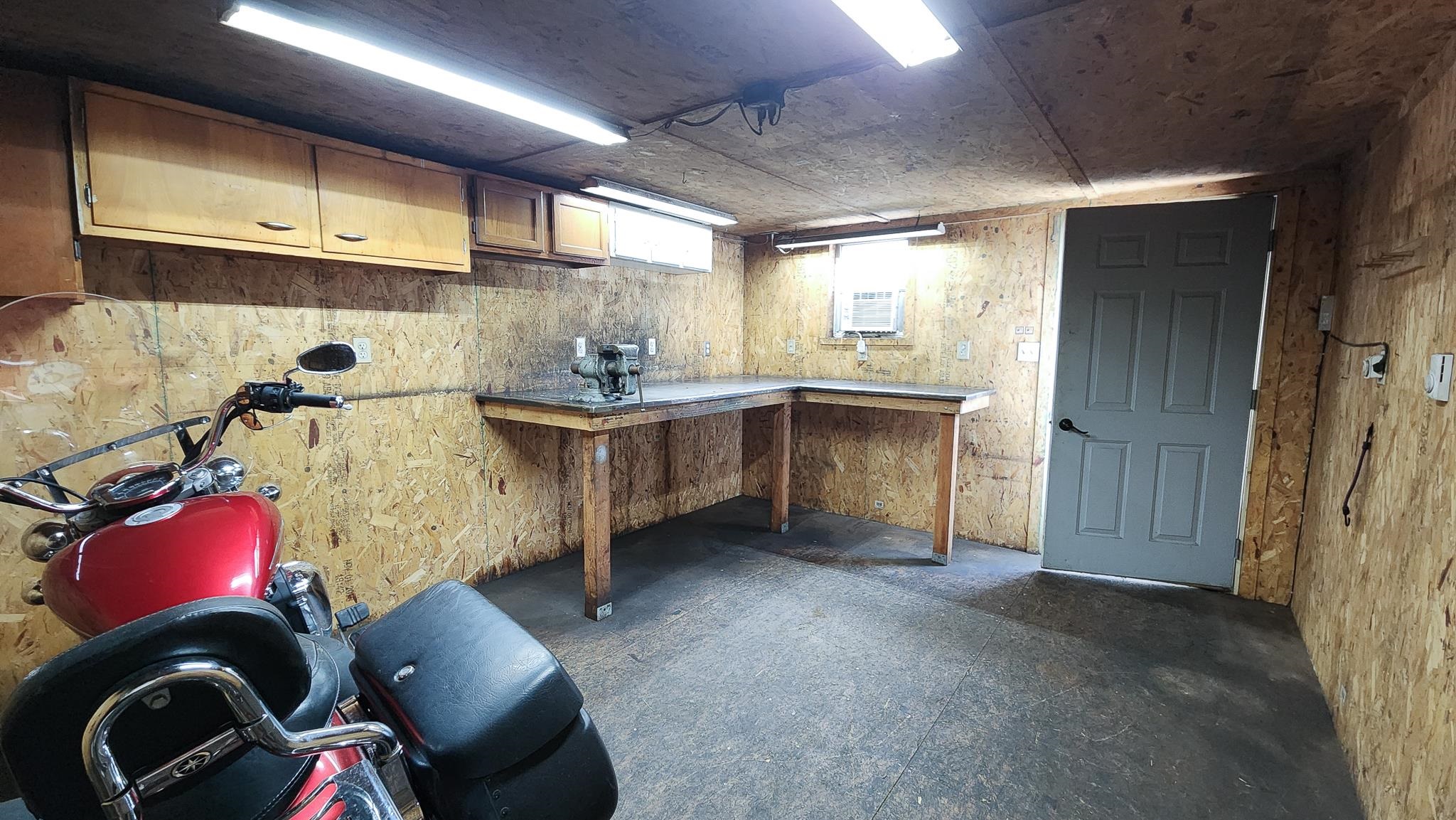 520 Triple L Loop Property Photo 18