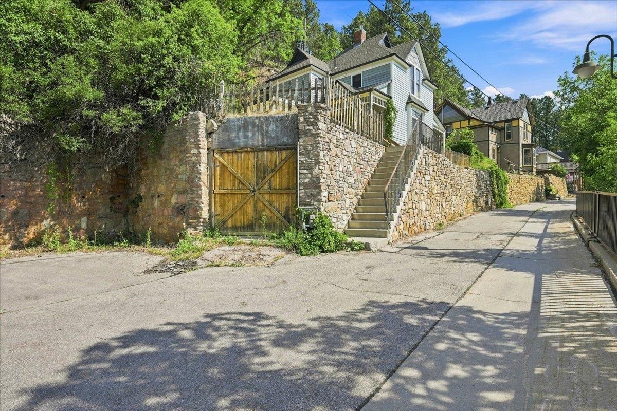 91 Forest Avenue Property Photo 3