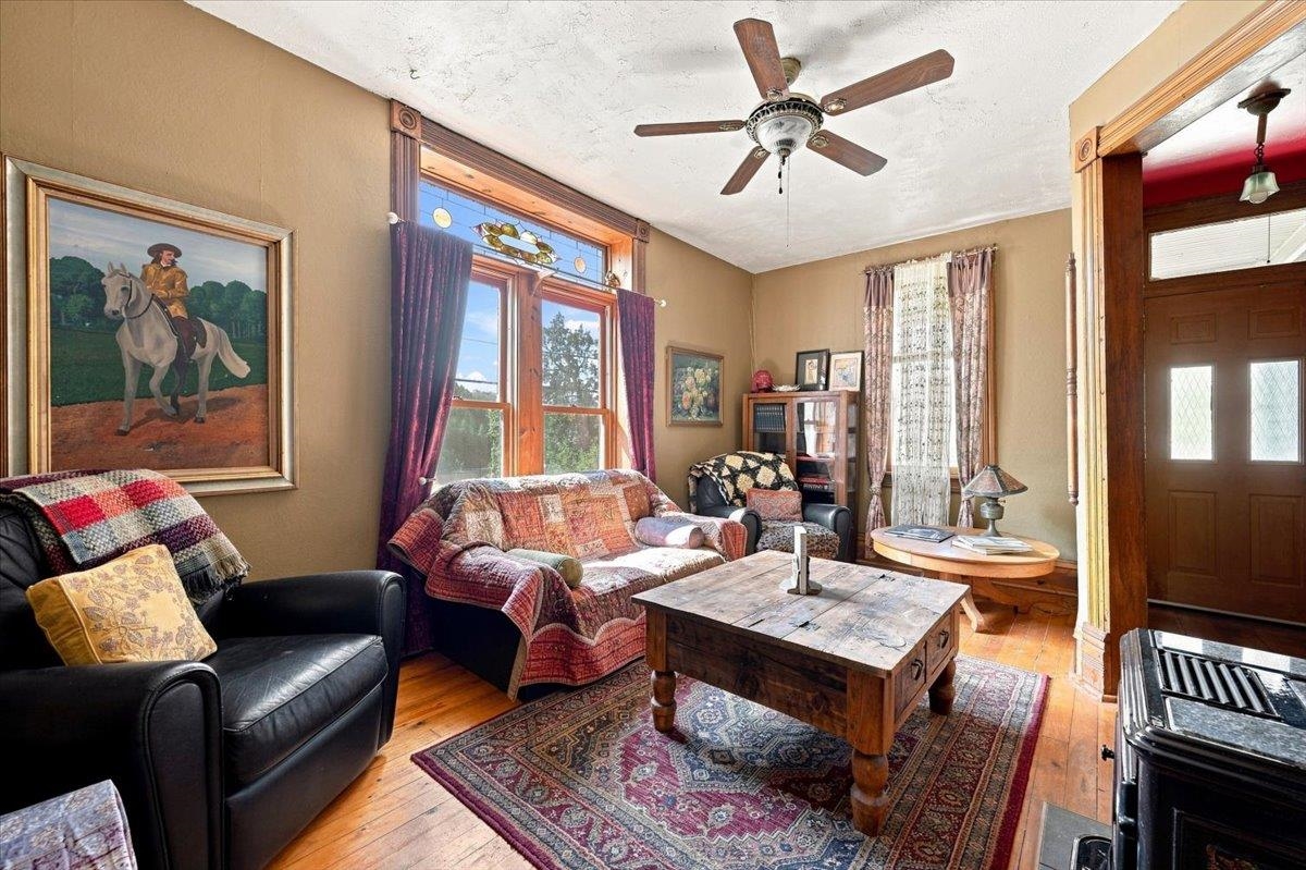 91 Forest Avenue Property Photo 4
