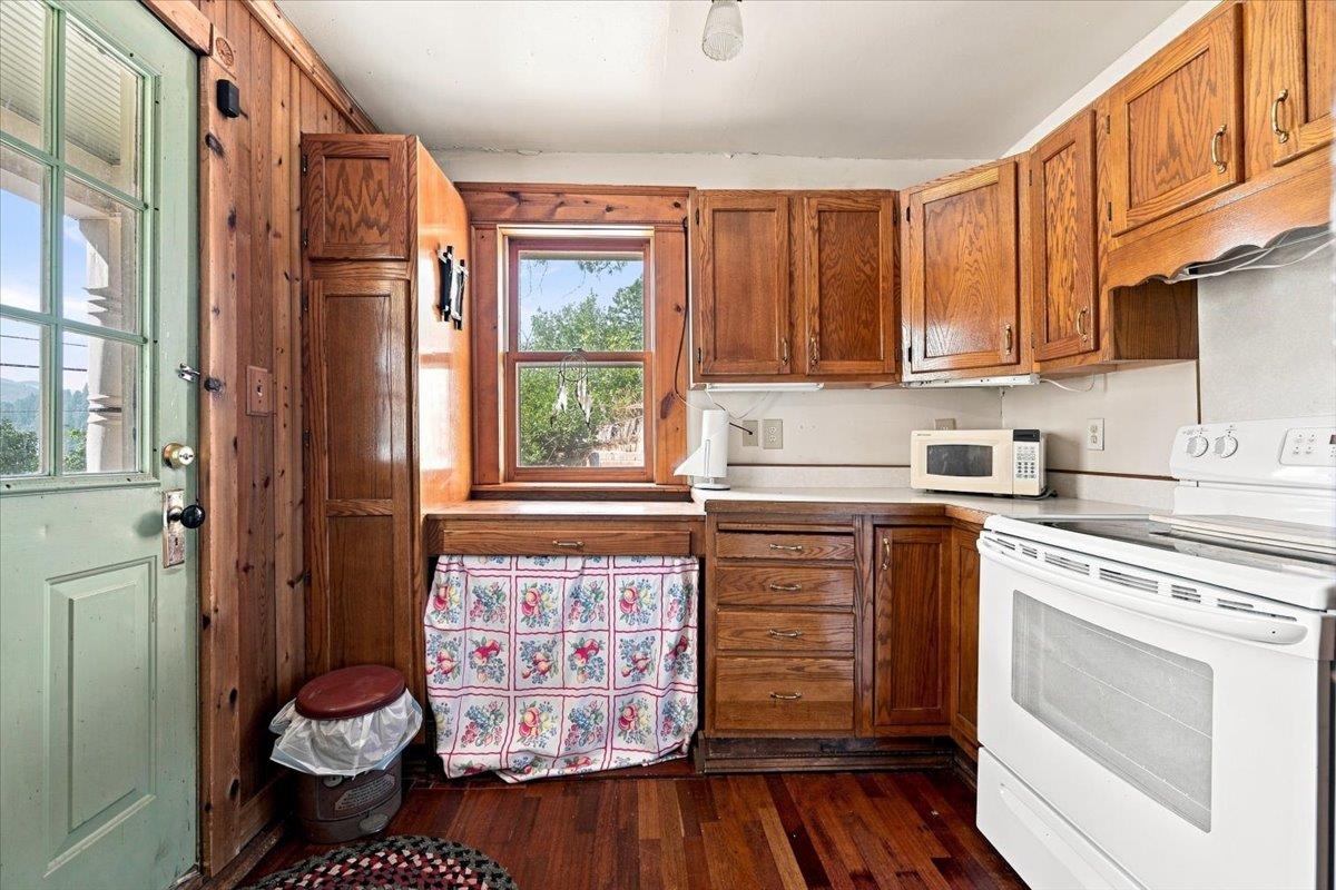 91 Forest Avenue Property Photo 7