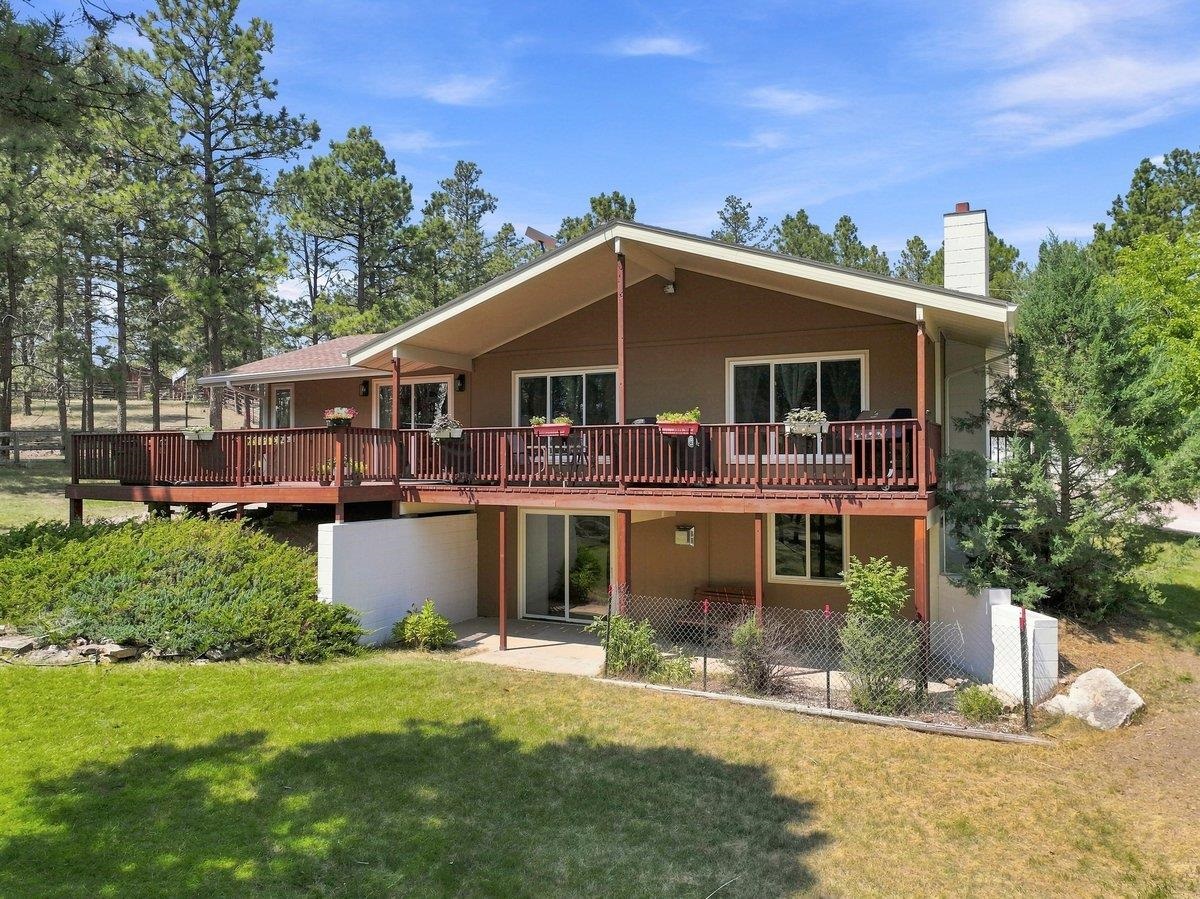 1055 Ridgeland Loop Property Photo 2