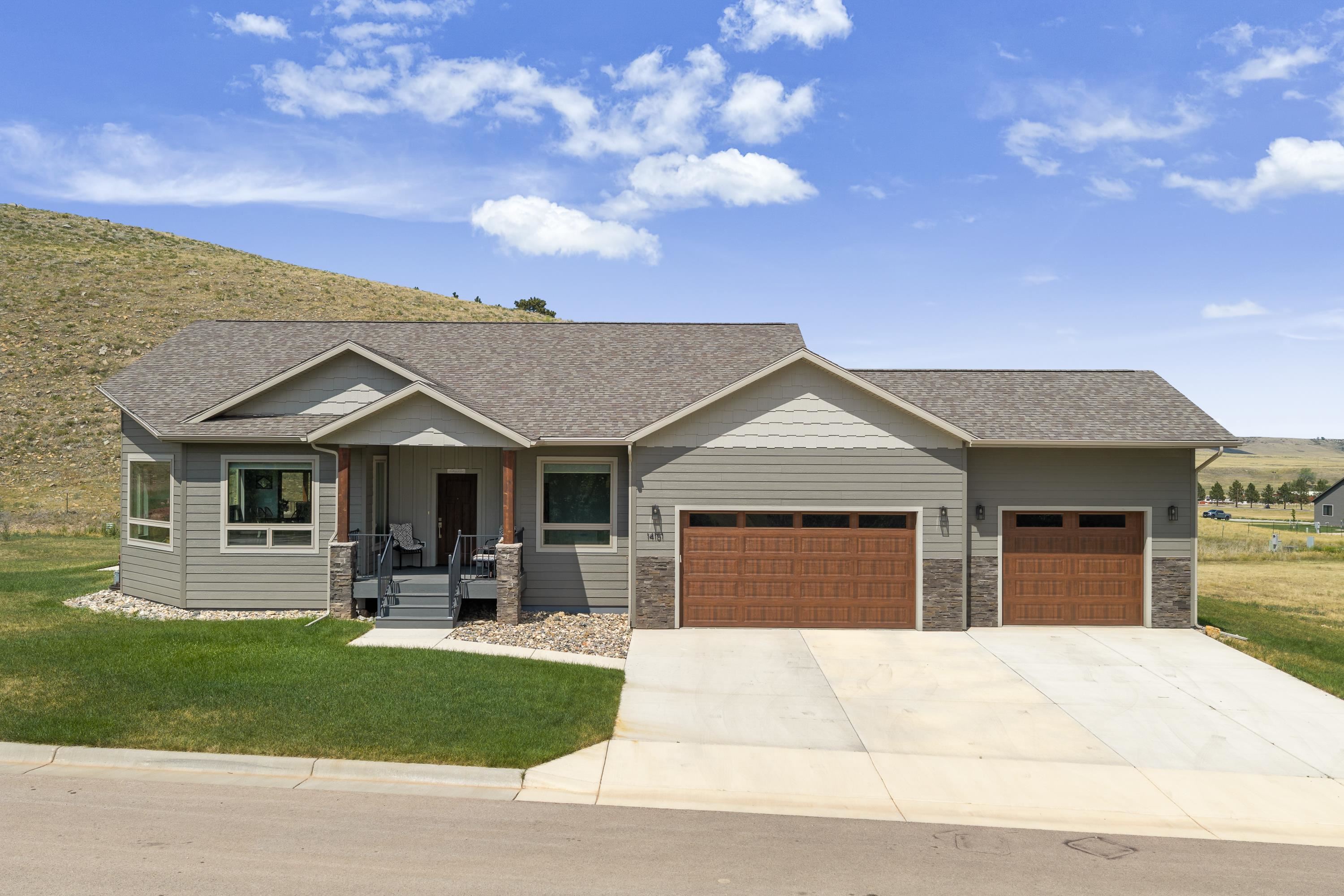 14151 Saddle Hill Drive Property Photo 1