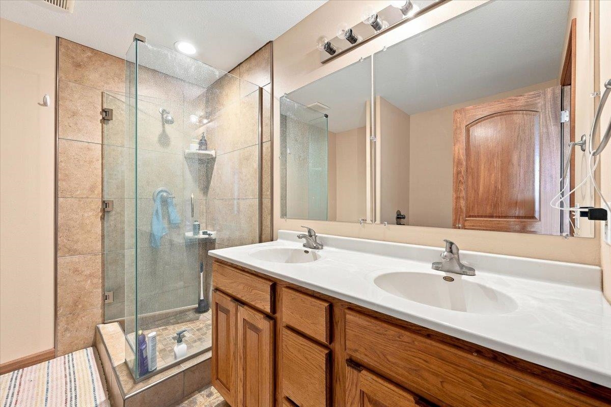 7714 Duke Parkway Property Photo 11