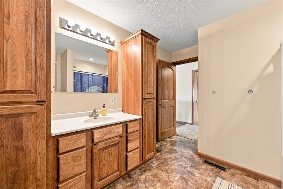 7714 Duke Parkway Property Photo 14
