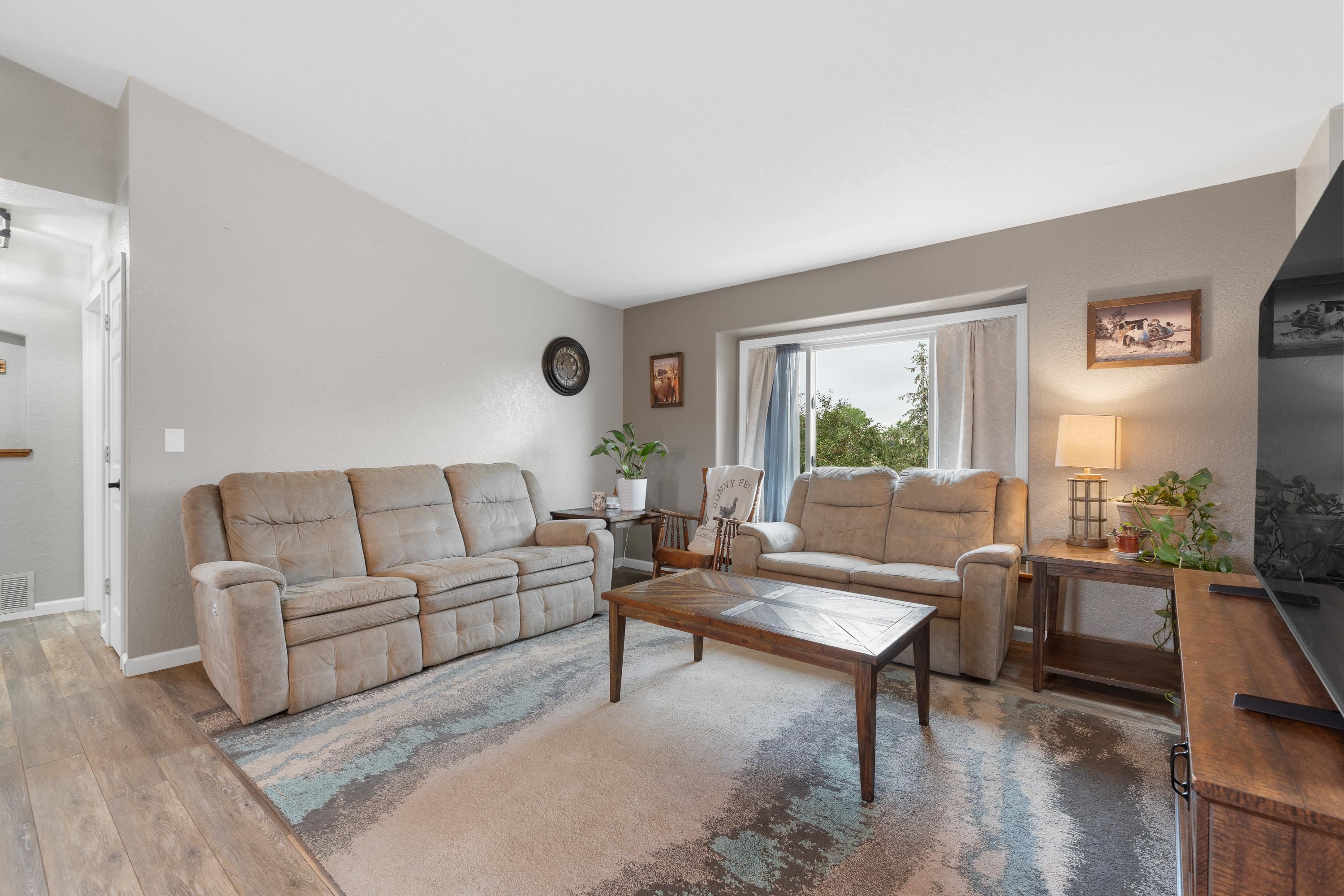 215 5th Street Property Photo 3