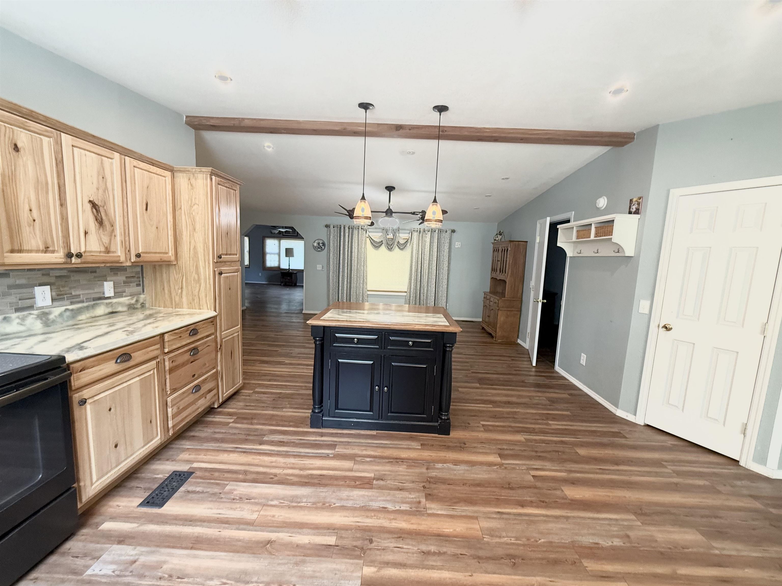 12237 Weaver Drive Property Photo 3