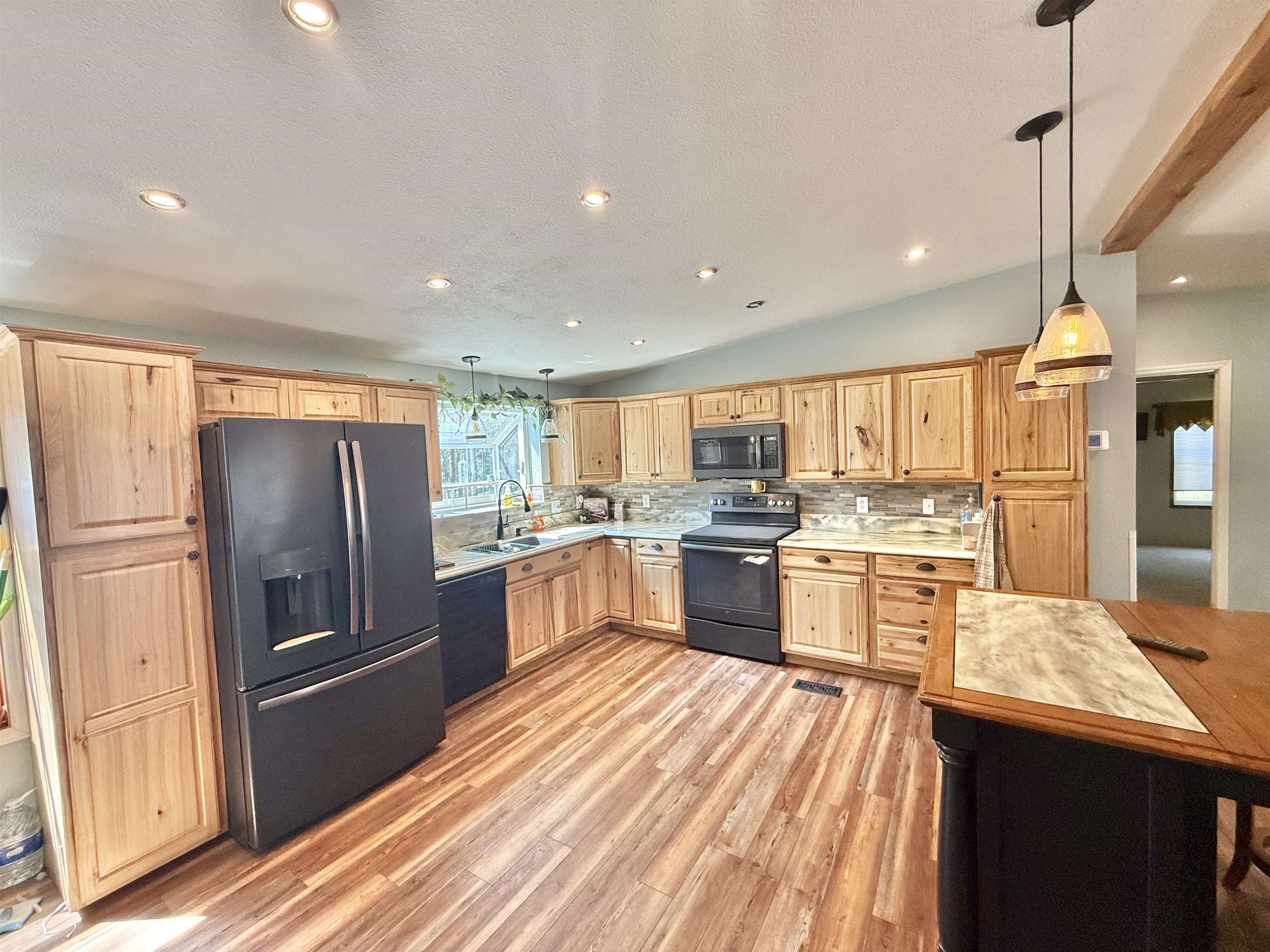 12237 Weaver Drive Property Photo 6