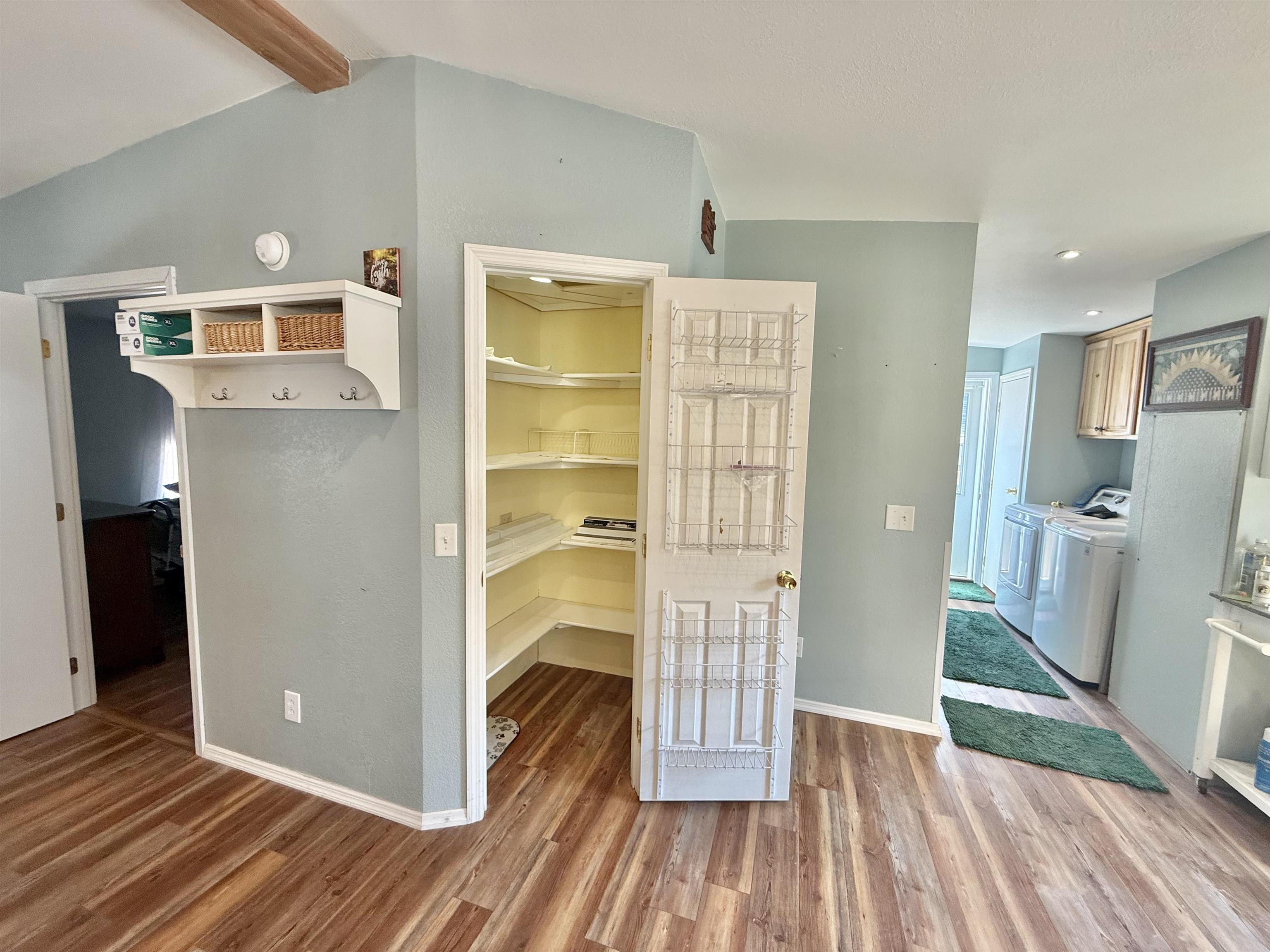 12237 Weaver Drive Property Photo 9