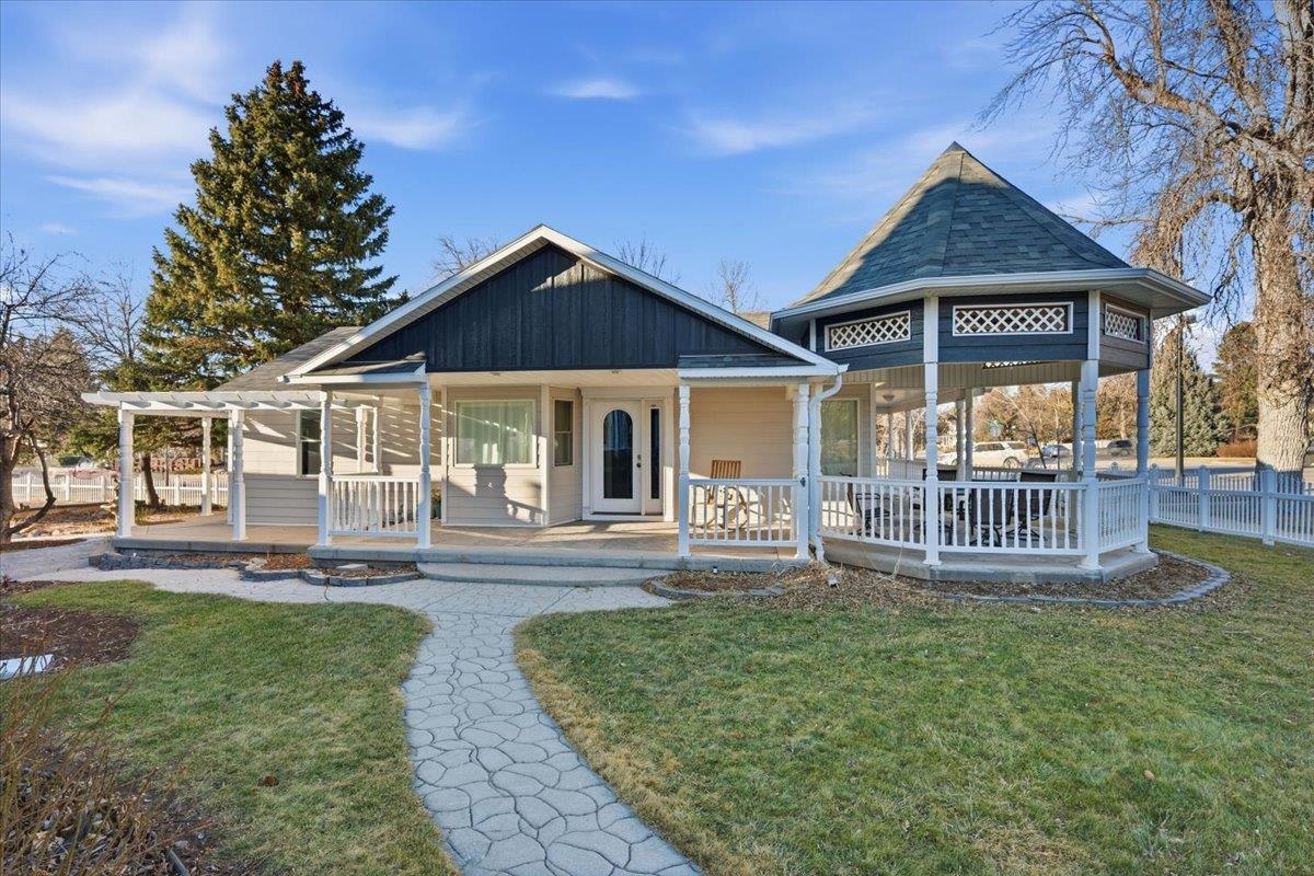 745 8th Street Property Photo 1
