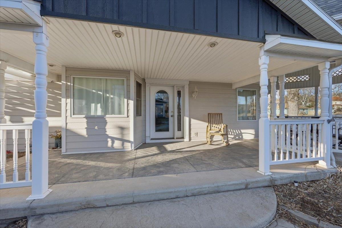 745 8th Street Property Photo 3