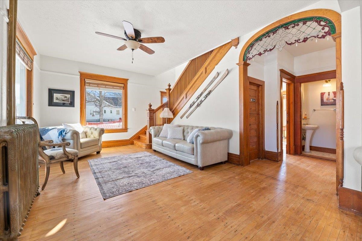 735 8th Street Property Photo 5