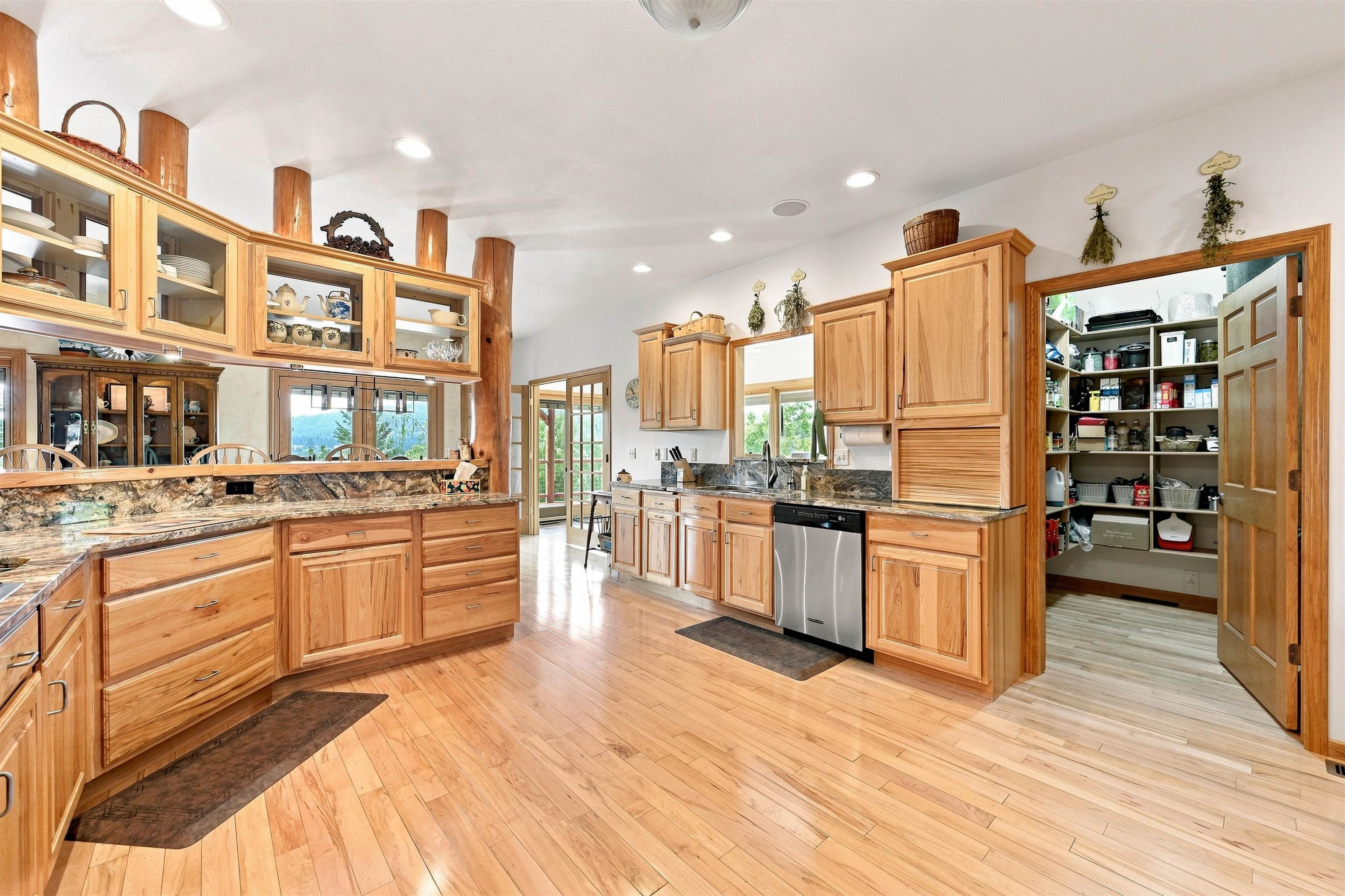 2515 Lookout Mountain Road Property Photo 5