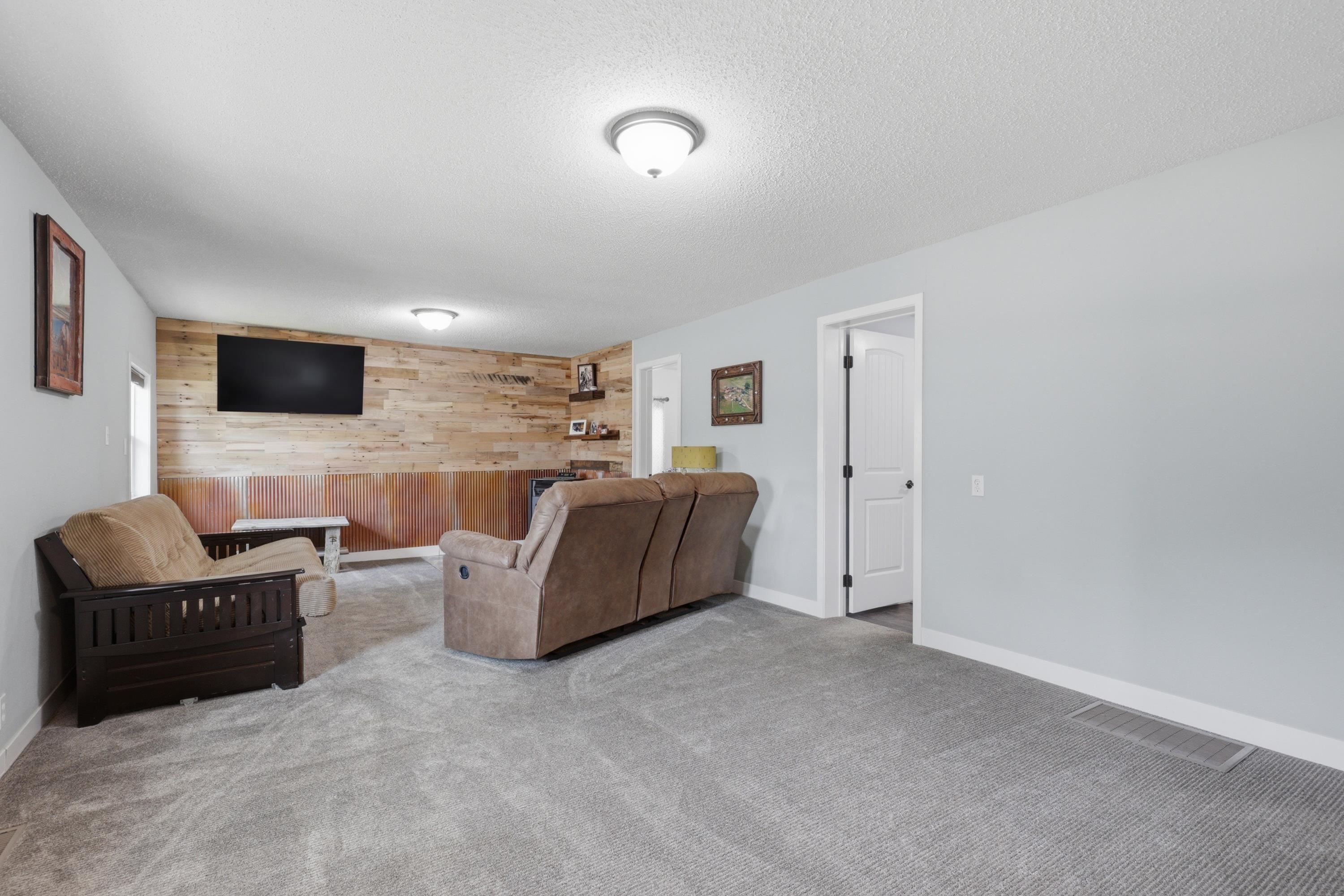 1003 3rd Avenue Property Photo 17