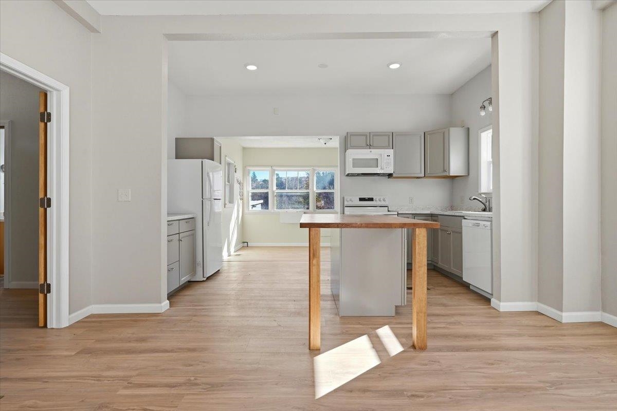 8 Parkdale Avenue Property Photo 7