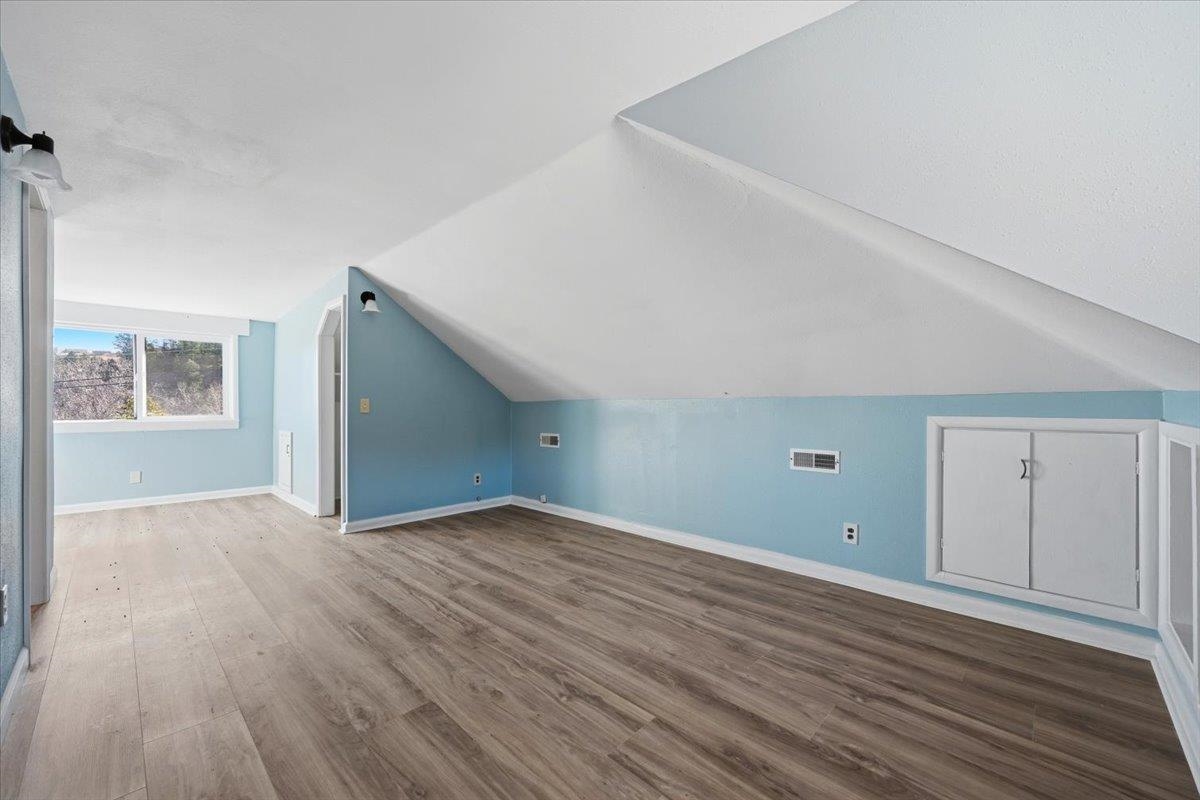 8 Parkdale Avenue Property Photo 15