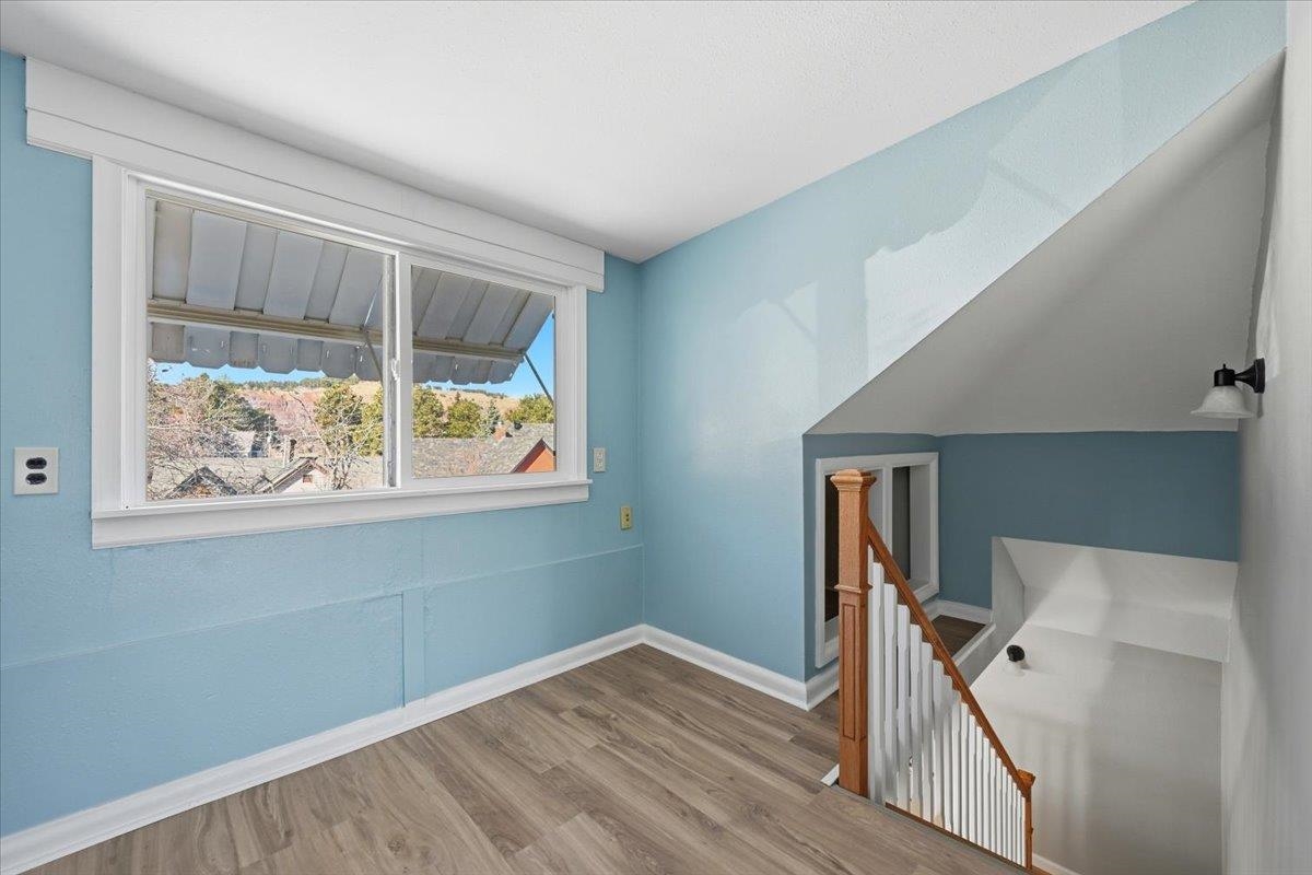 8 Parkdale Avenue Property Photo 16