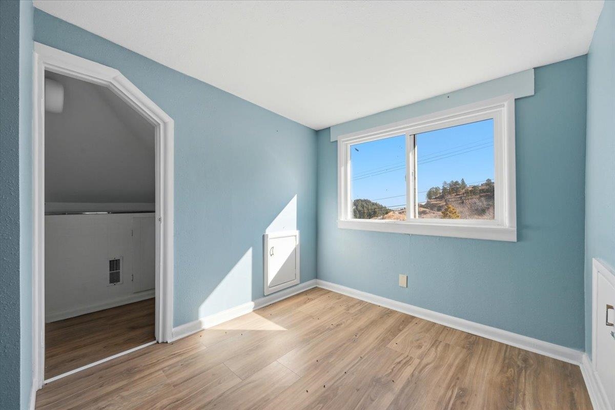 8 Parkdale Avenue Property Photo 17