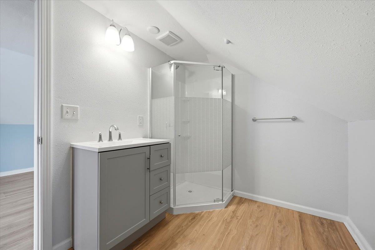 8 Parkdale Avenue Property Photo 21