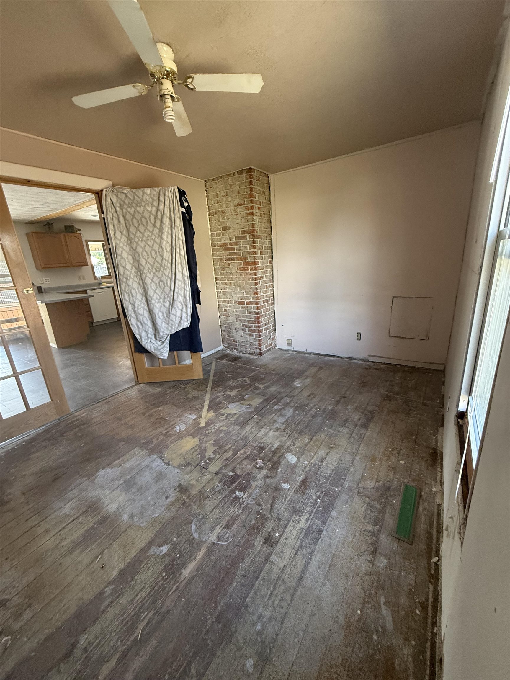 402 4th Avenue Property Photo 15
