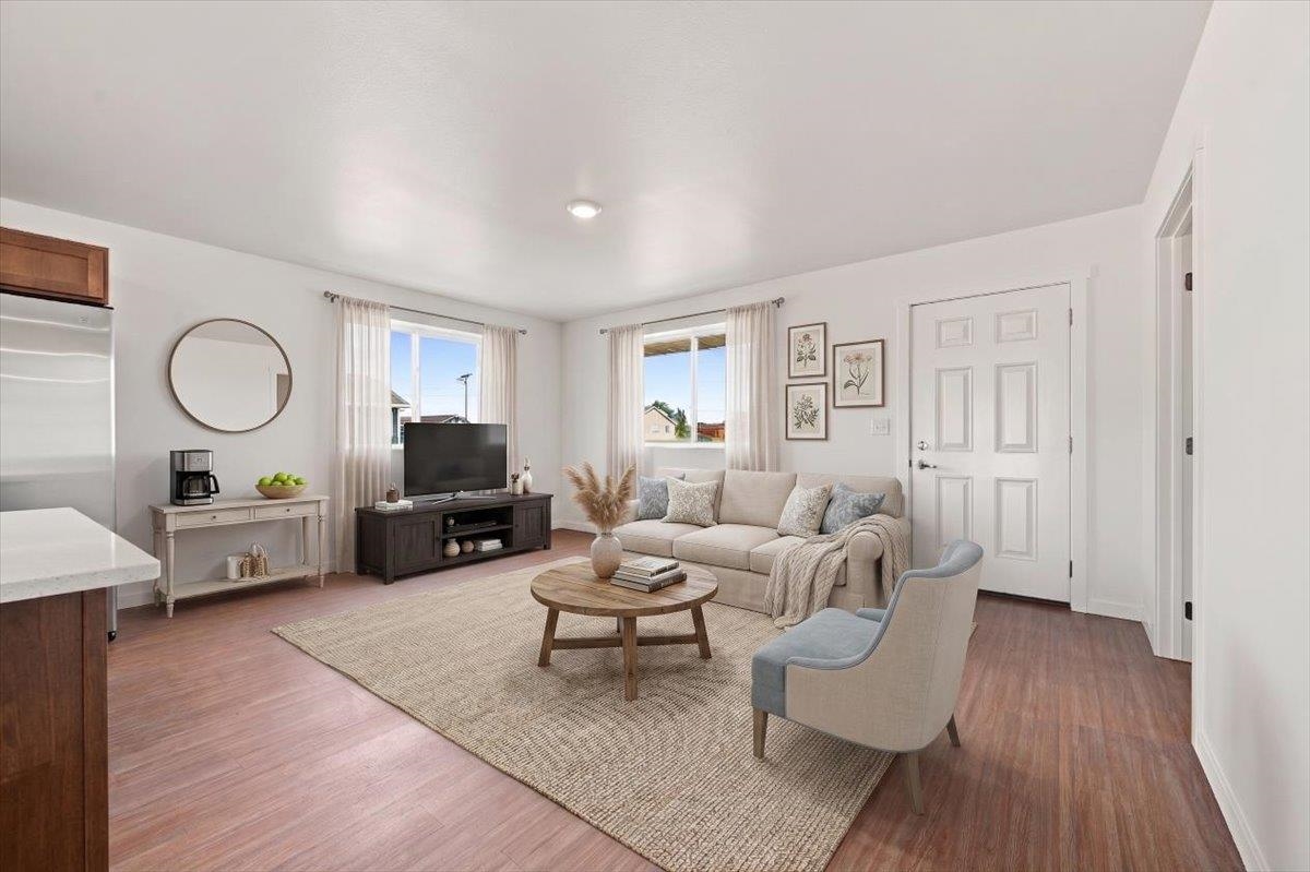 10894 Eagle Court Property Photo 3