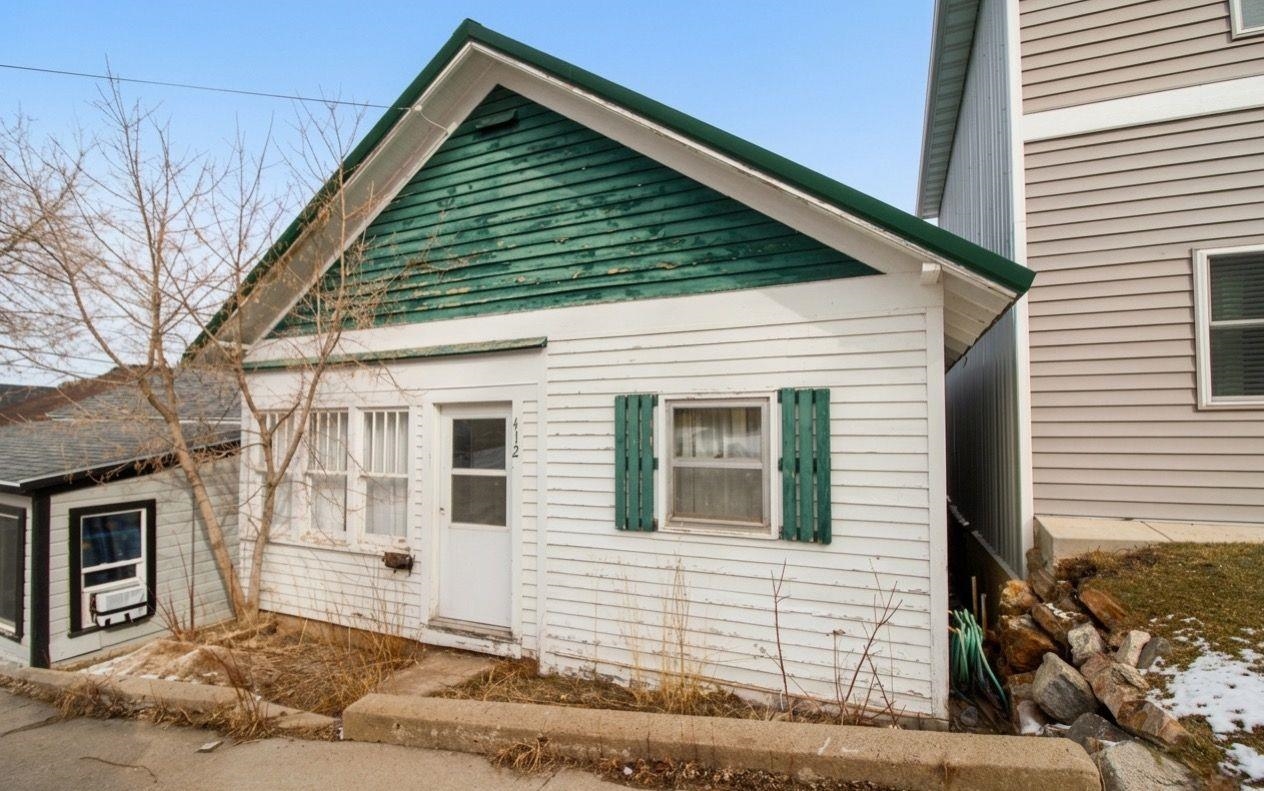 412 Bleeker Street Property Photo 1
