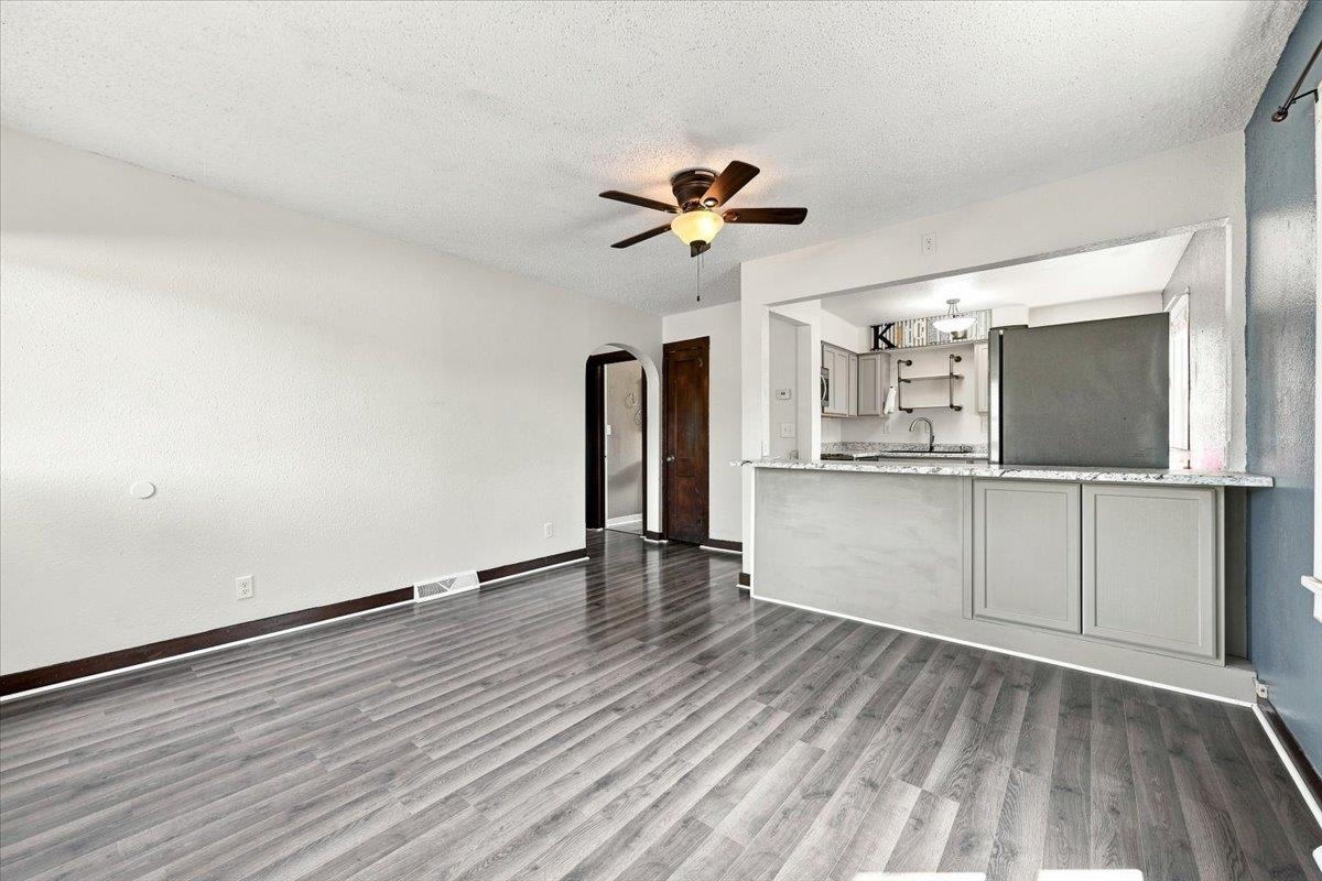 712 N West Boulevard Property Photo 7