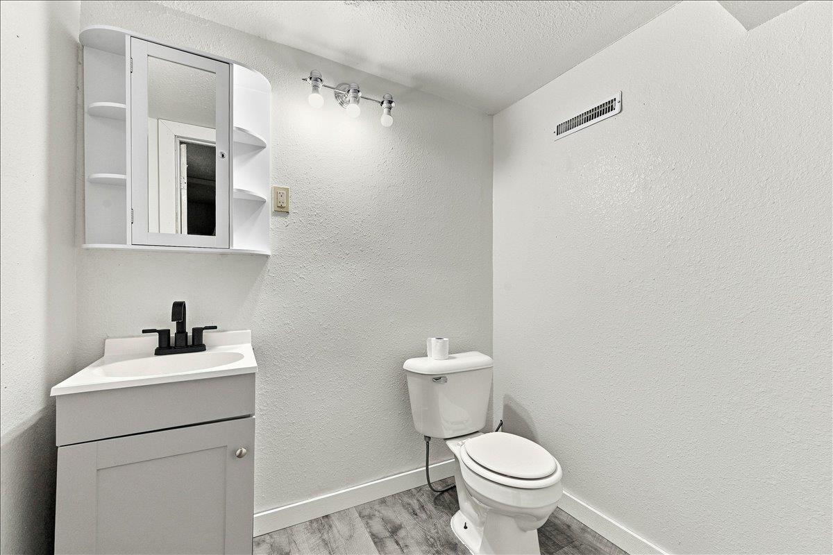 712 N West Boulevard Property Photo 21