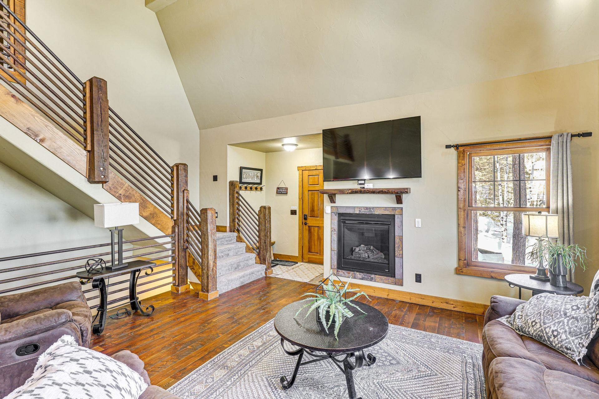 21163 Gilded Mountain Loop Property Photo 3