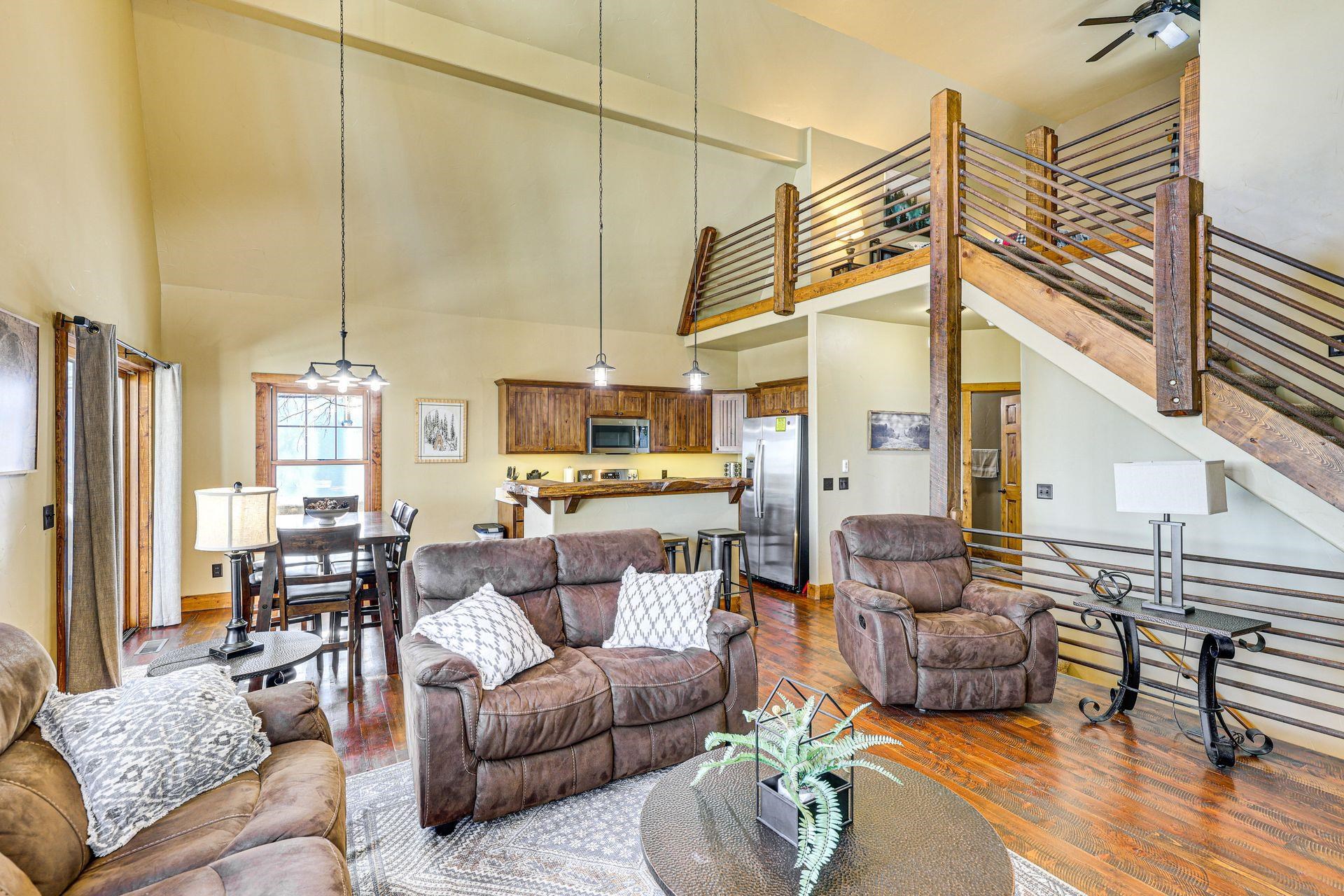 21163 Gilded Mountain Loop Property Photo 4