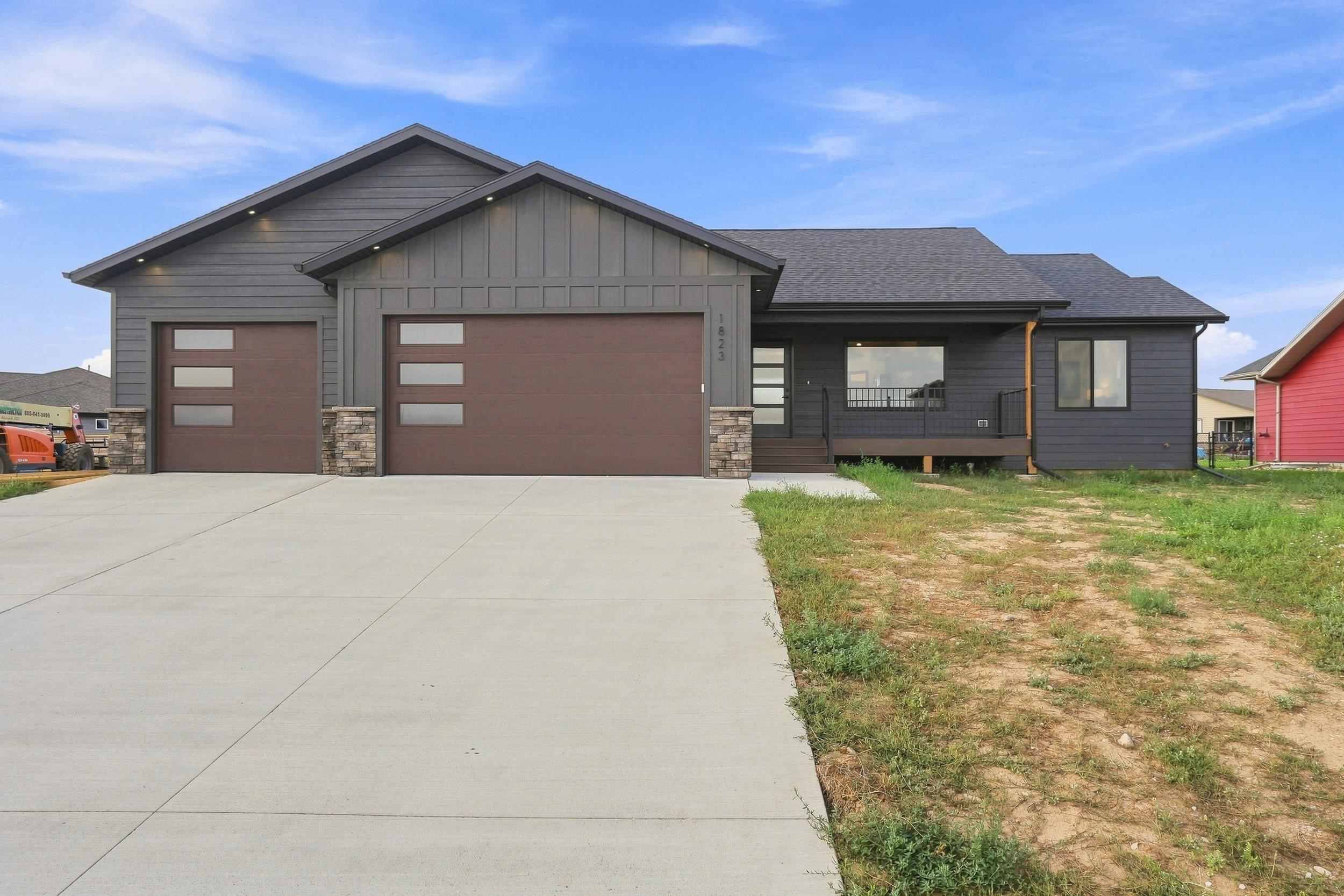 1823 Reserve Street Property Photo 1