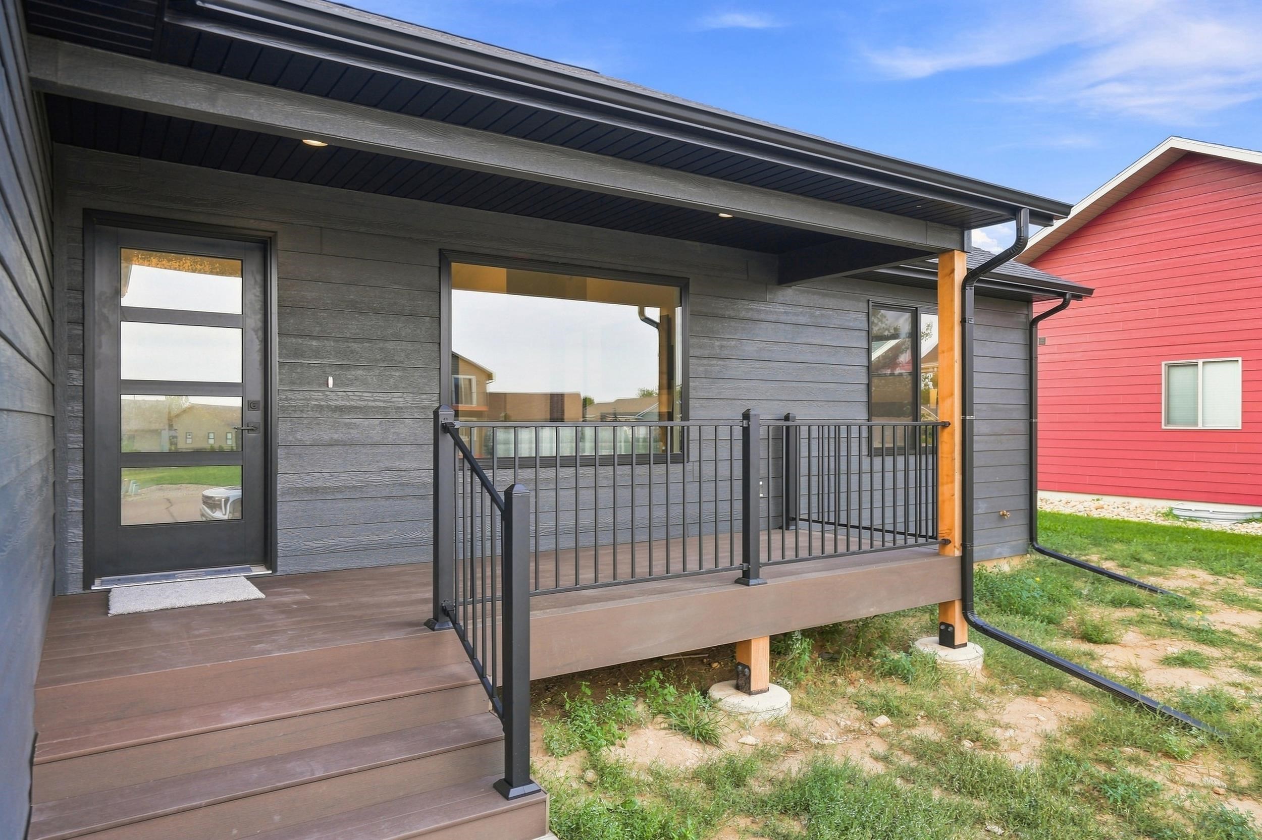 1823 Reserve Street Property Photo 3