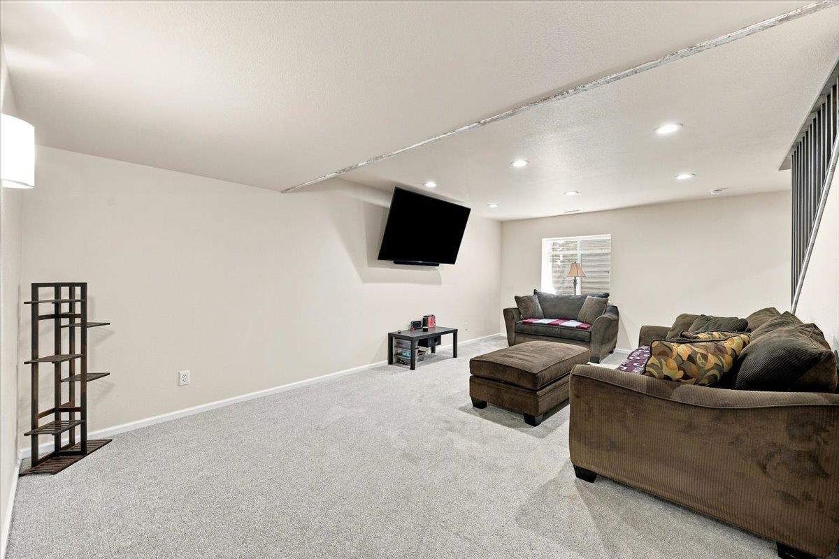 719 Zenith Street Property Photo 17