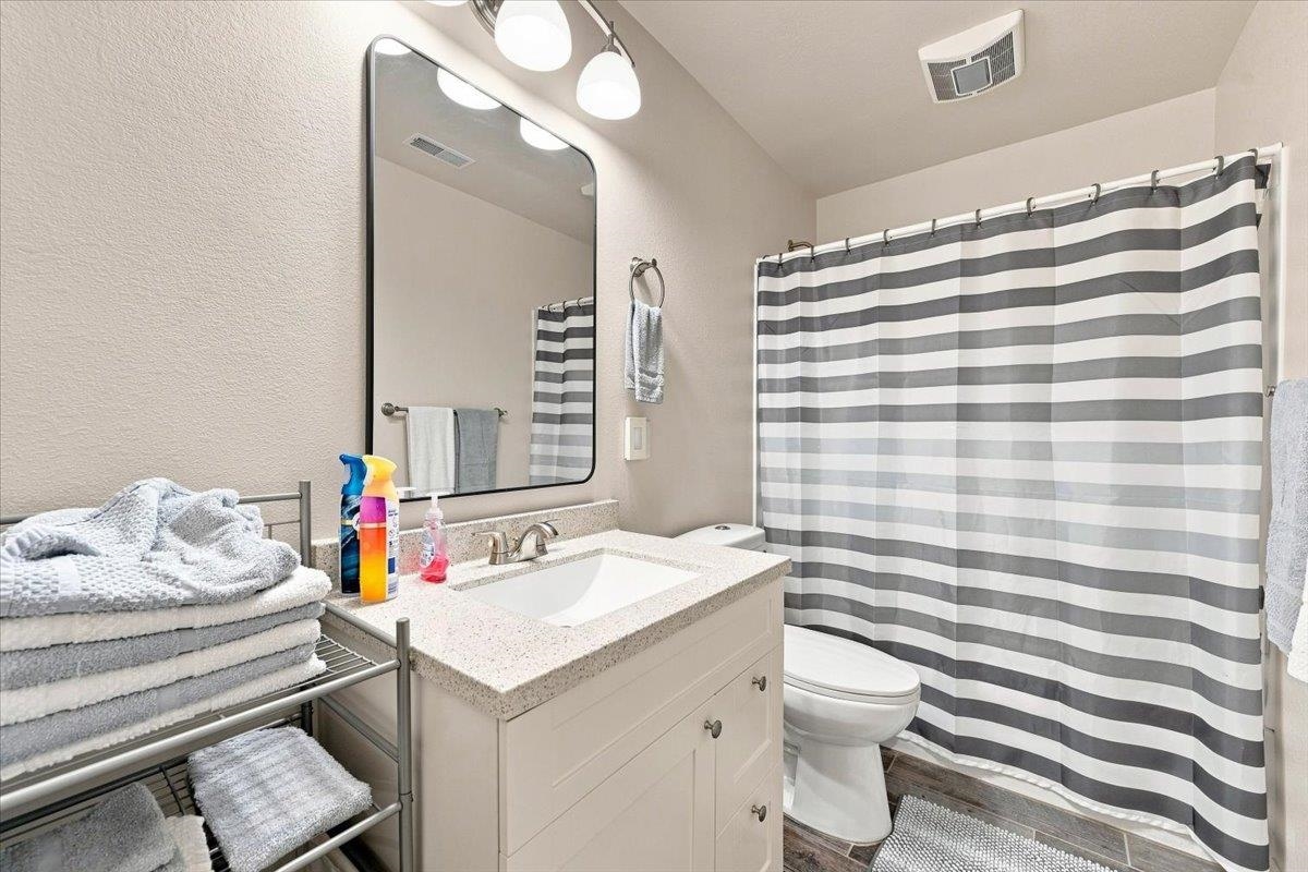 719 Zenith Street Property Photo 22
