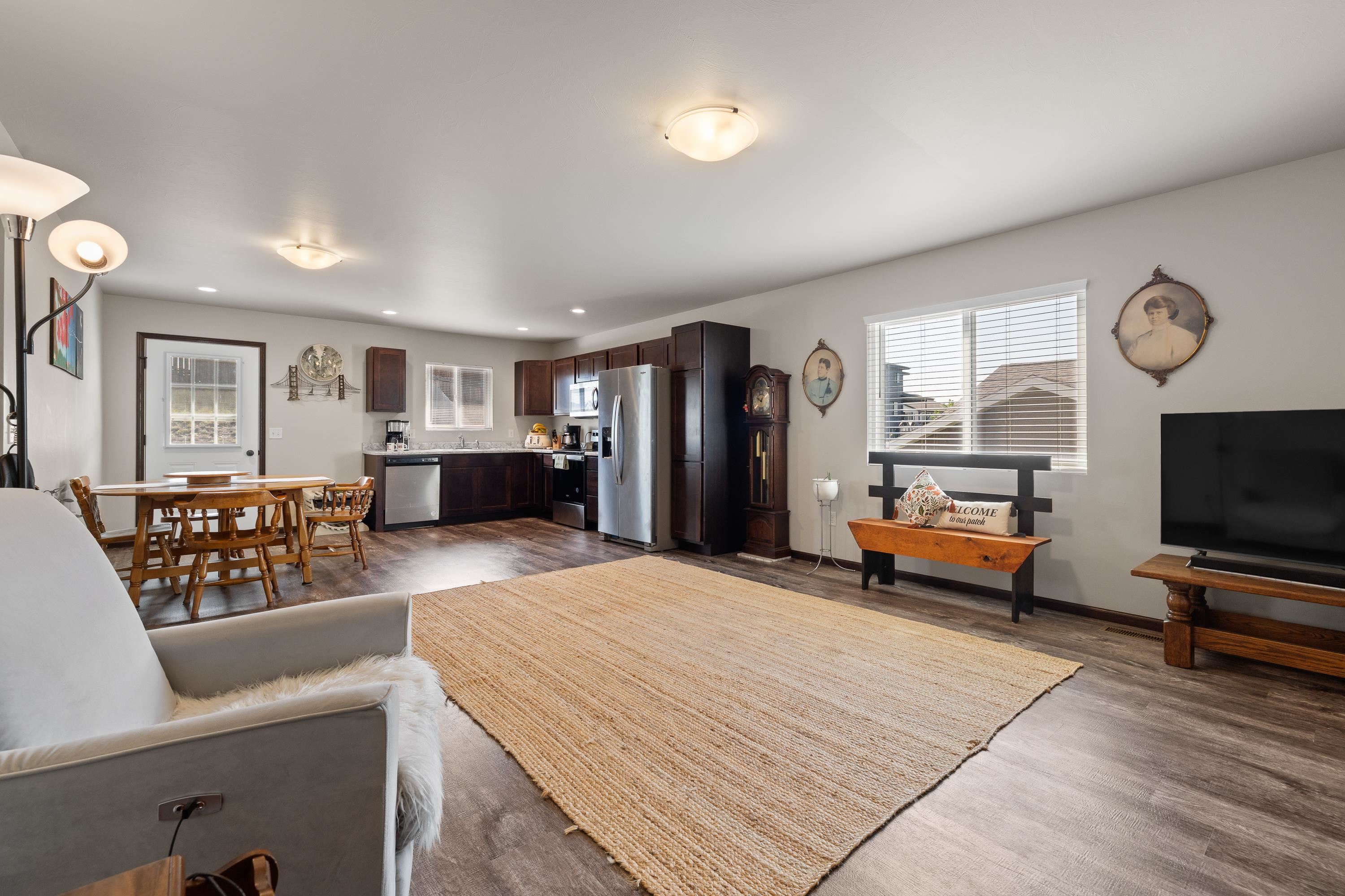 414 Diamond Ridge Boulevard Property Photo 3