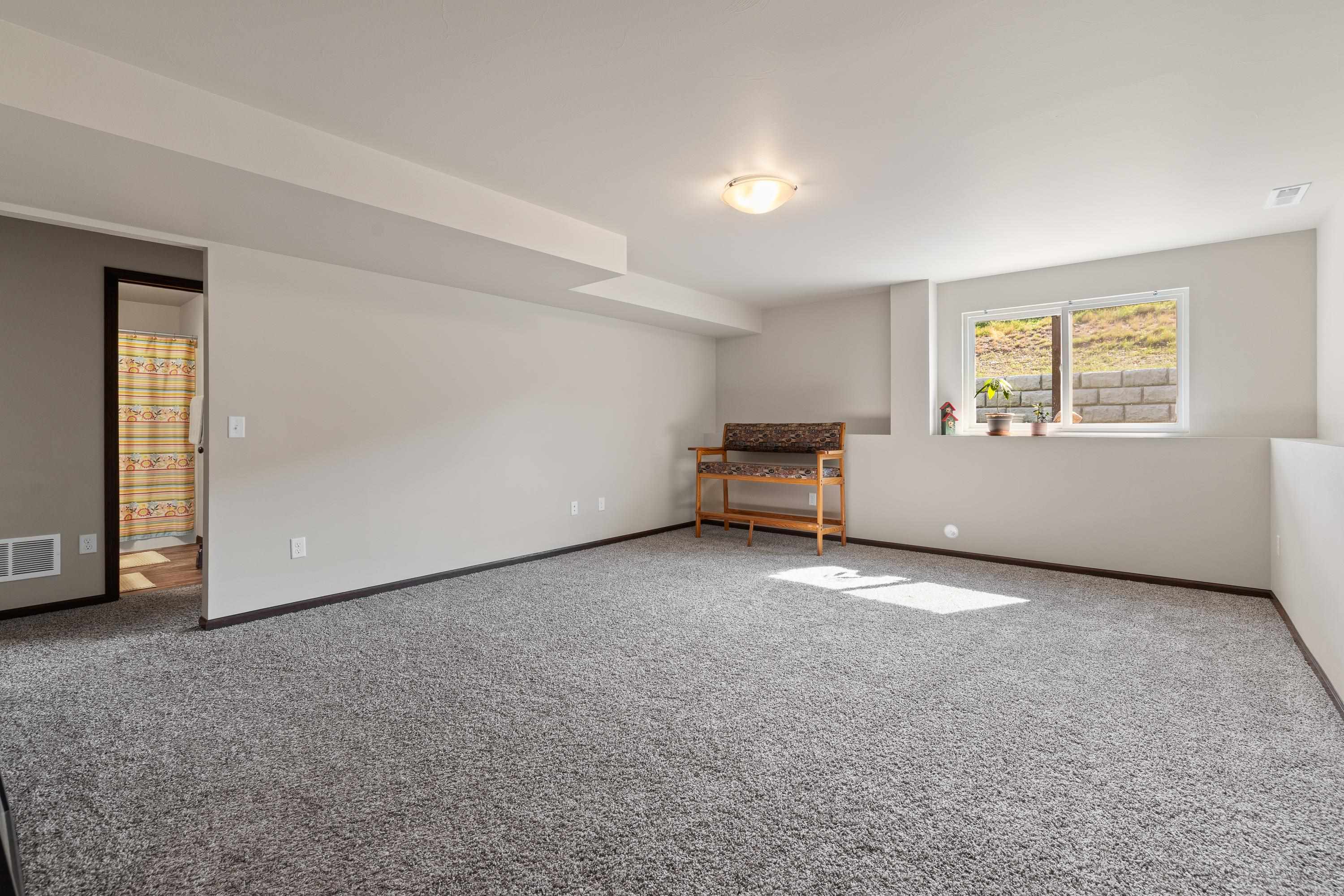 414 Diamond Ridge Boulevard Property Photo 12