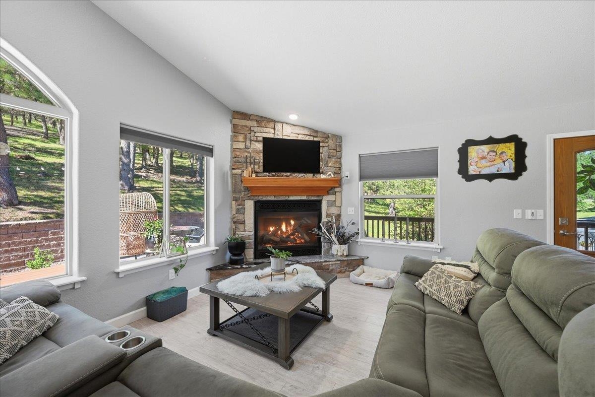 12315 Antler Road Property Photo 3