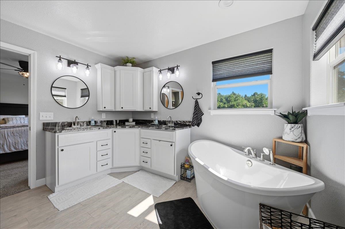 12315 Antler Road Property Photo 6