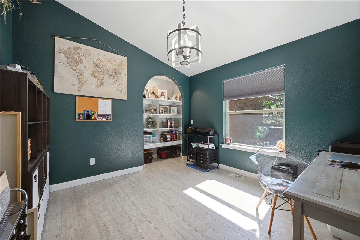 12315 Antler Road Property Photo 12