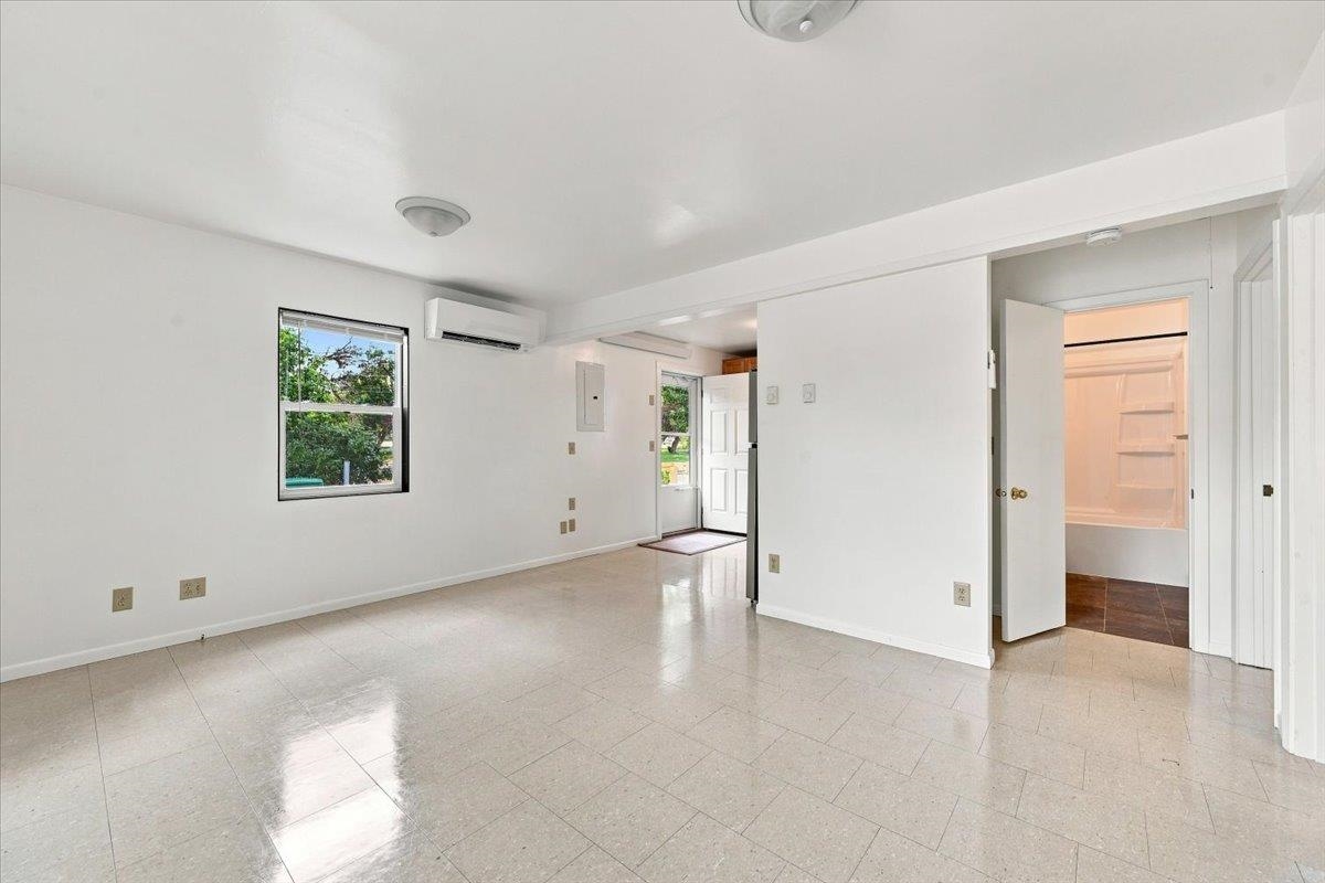 1511 & 1515 Meade Avenue Property Photo 7