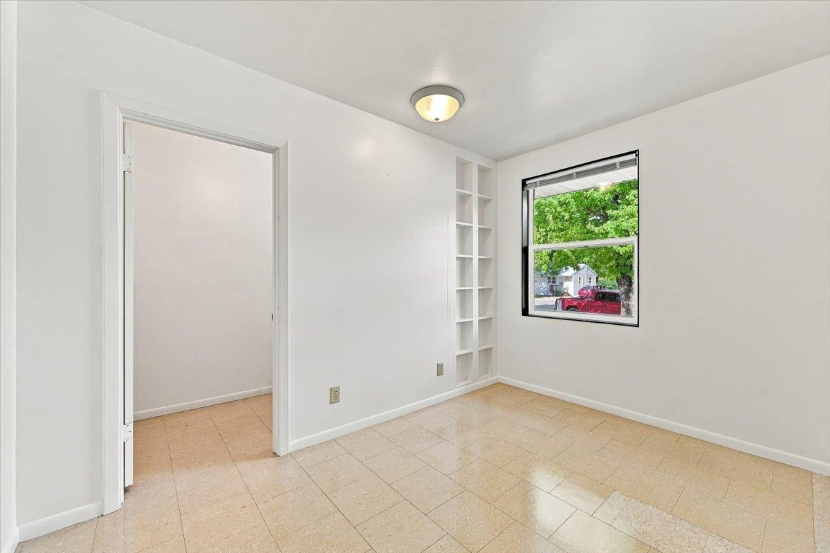 1511 & 1515 Meade Avenue Property Photo 9