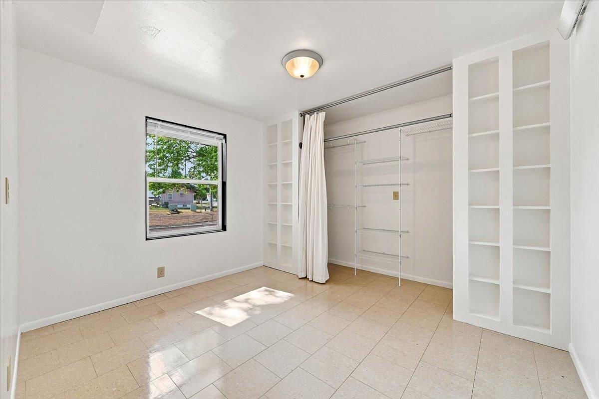 1511 & 1515 Meade Avenue Property Photo 10