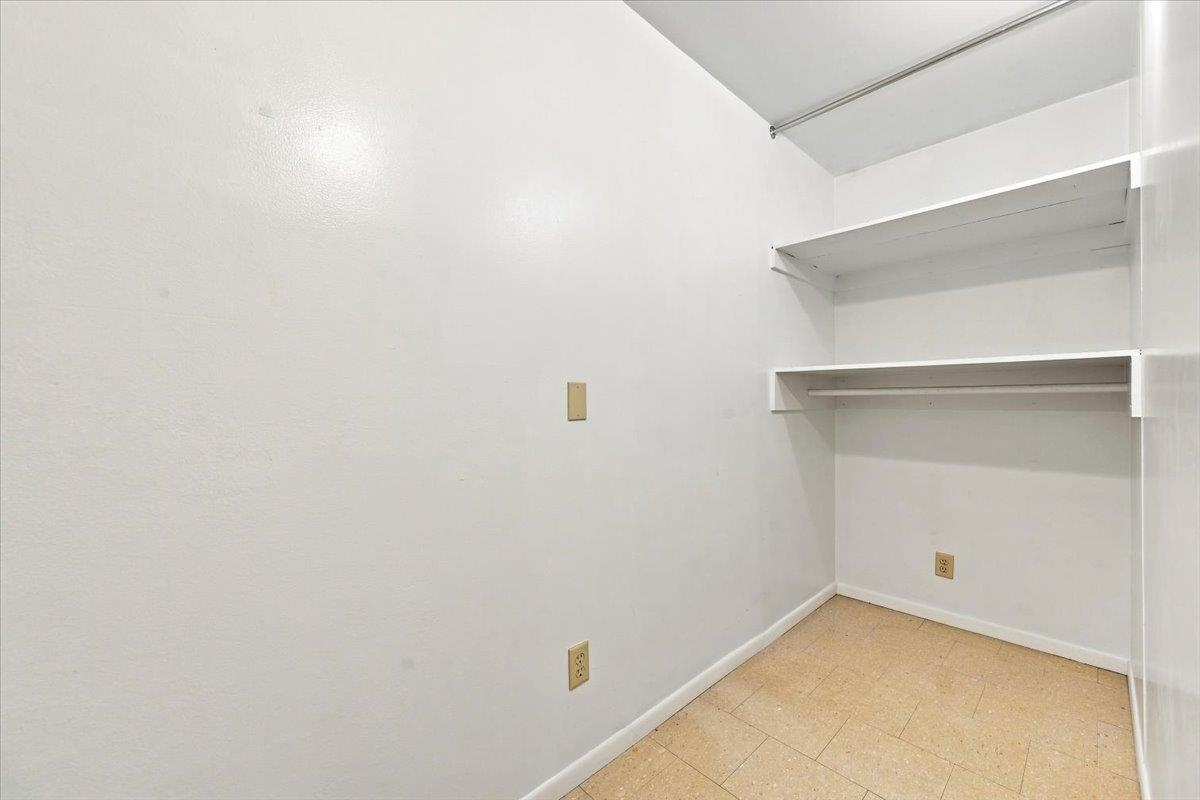 1511 & 1515 Meade Avenue Property Photo 11