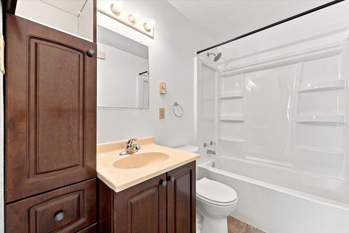 1511 & 1515 Meade Avenue Property Photo 12