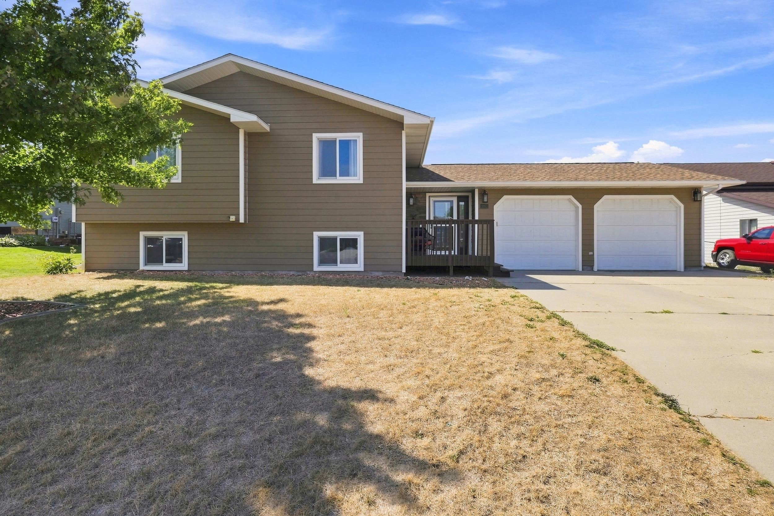 2911 Greenwood Trail Property Photo 1