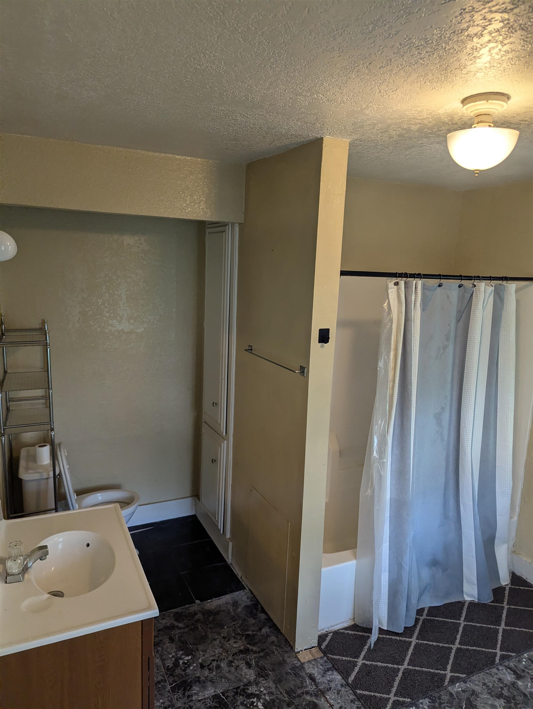 820 Montgomery Street Property Photo 10