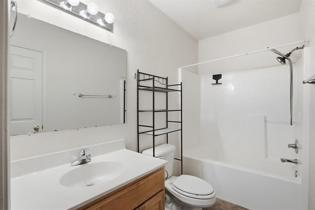 910 Heritage Drive Property Photo 12