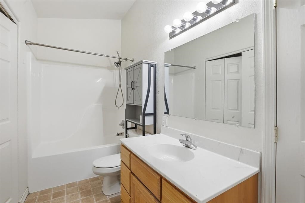 910 Heritage Drive Property Photo 13