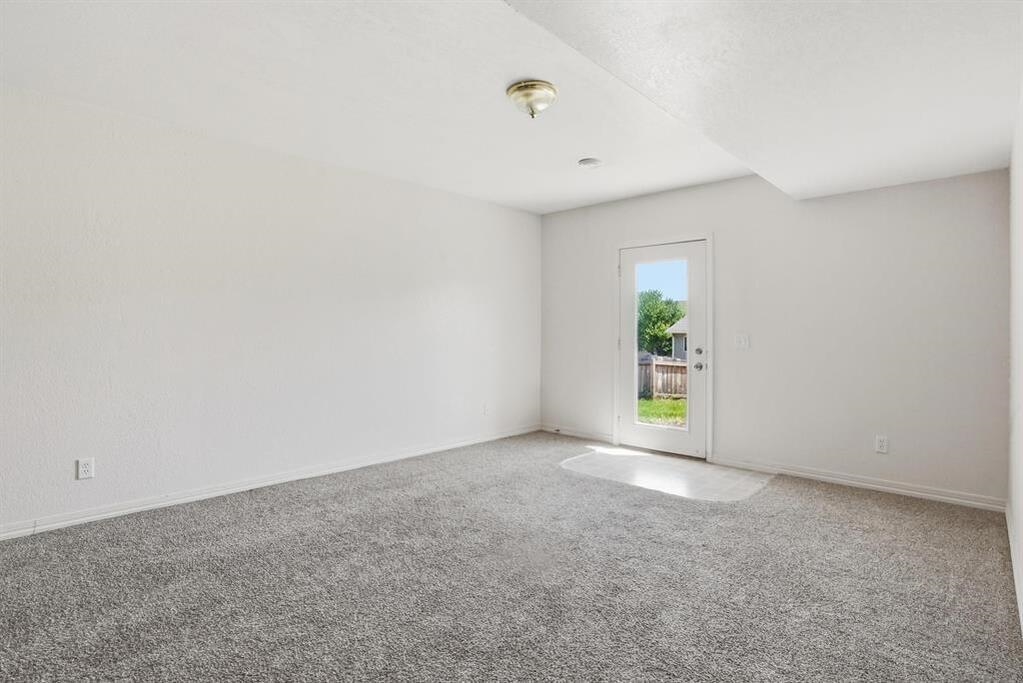 910 Heritage Drive Property Photo 16