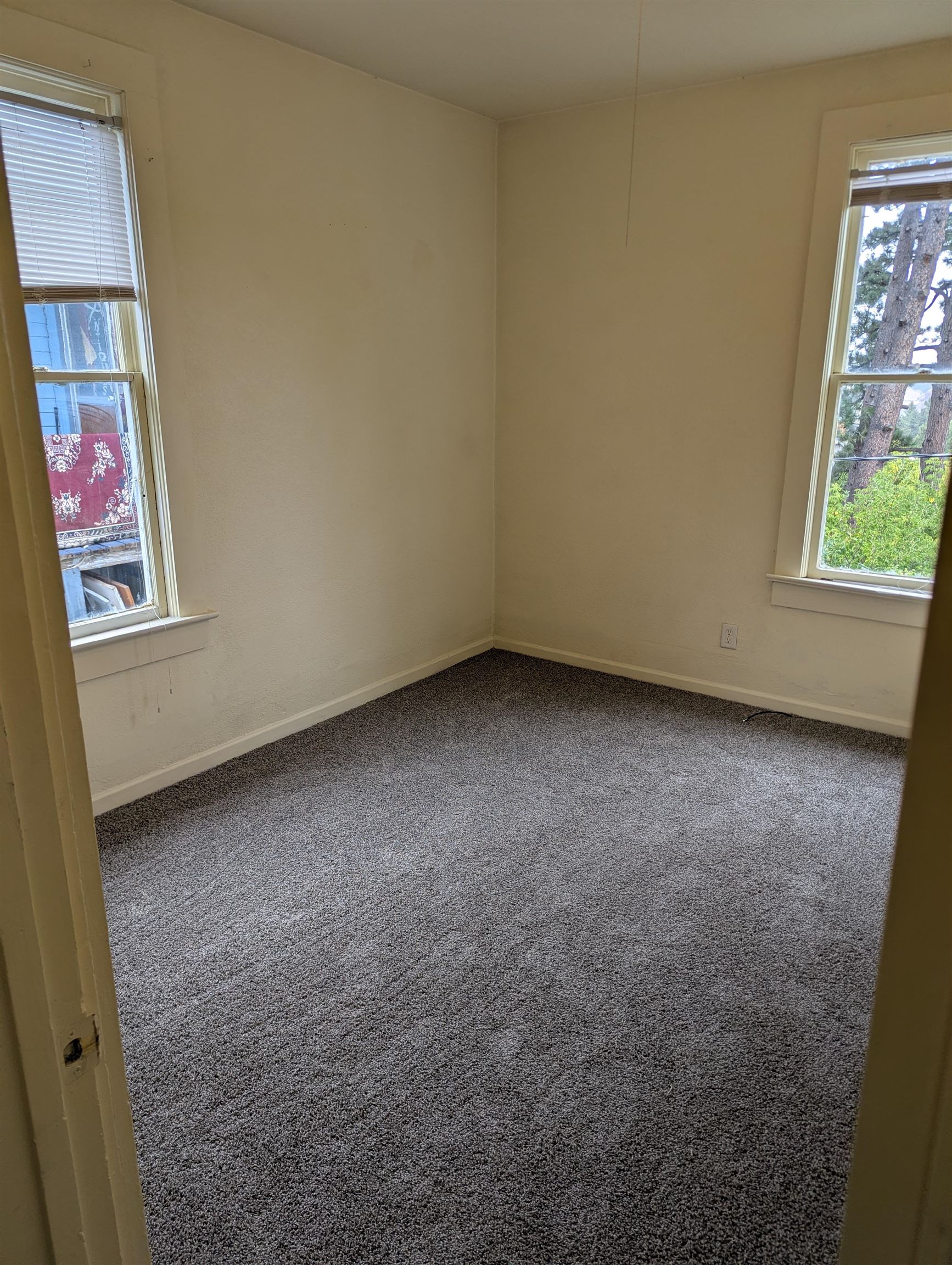 214 Milliken Street Property Photo 4